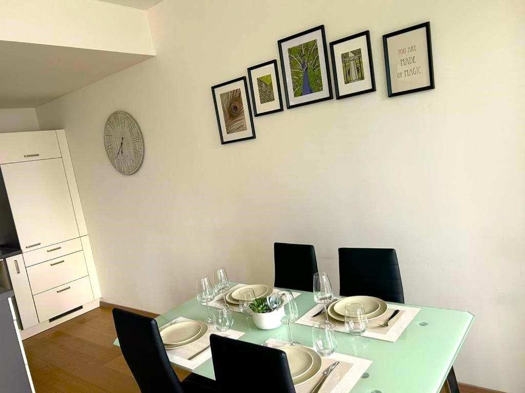 SKAU Panorama Family & Business Apartment City View Free Parking