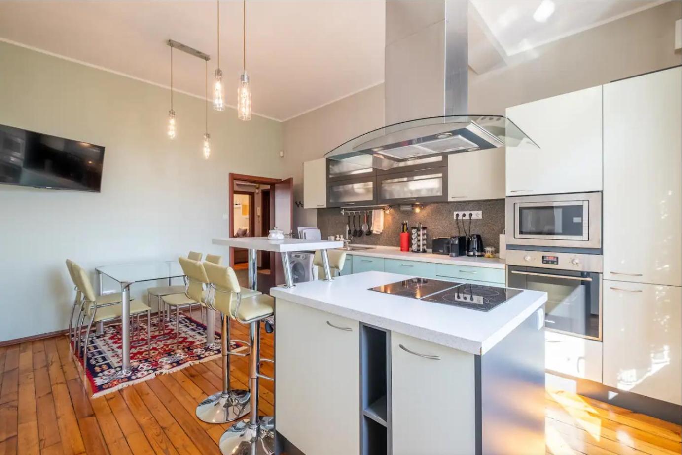 Charming 2BDR Apartment in Historic Center With Parking