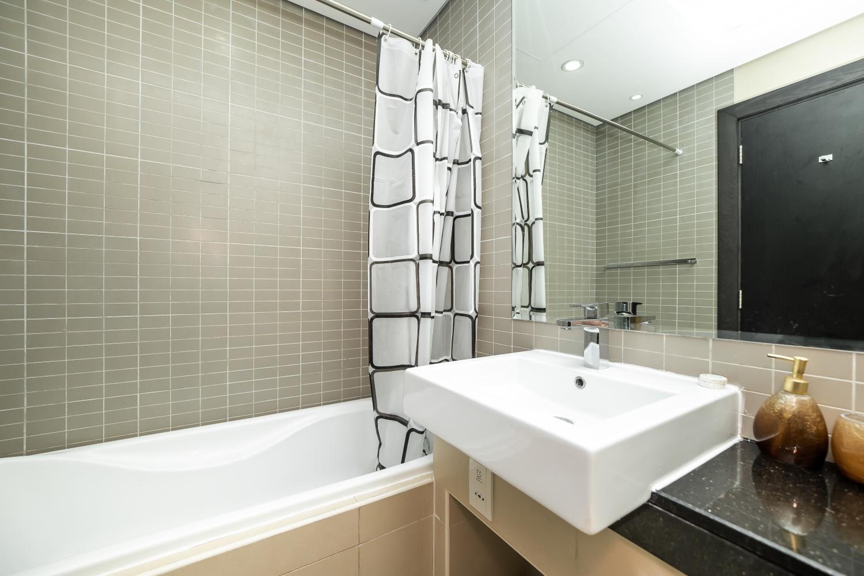 Luton Vacation Homes -Silverene Tower Full marina view ,Dubai Marina A50AB7