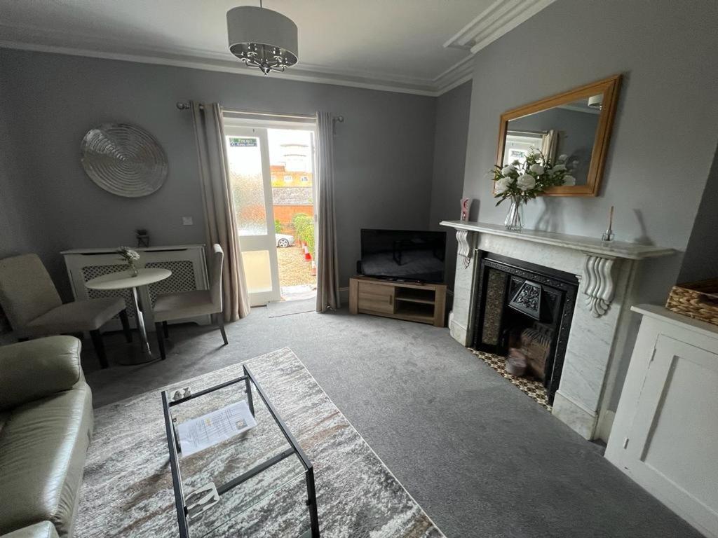 Basingstoke Vacations - The Ingleside Apartment - Property Image 32