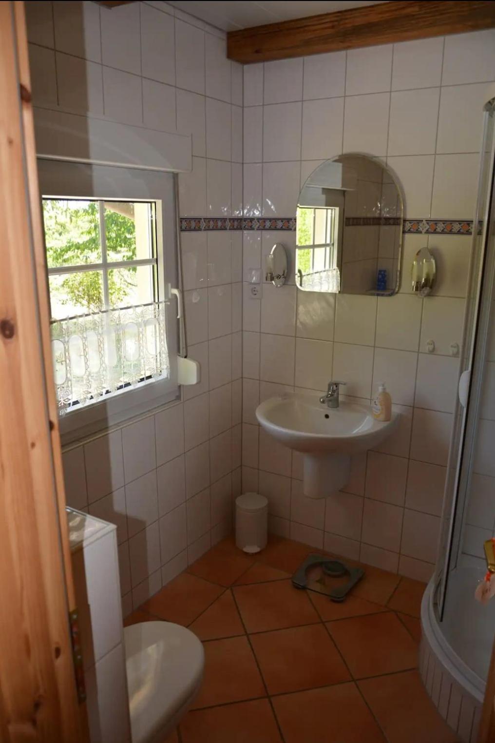 Ruhiges, sehr schönes Haus/Grundstück in Elbnähe.