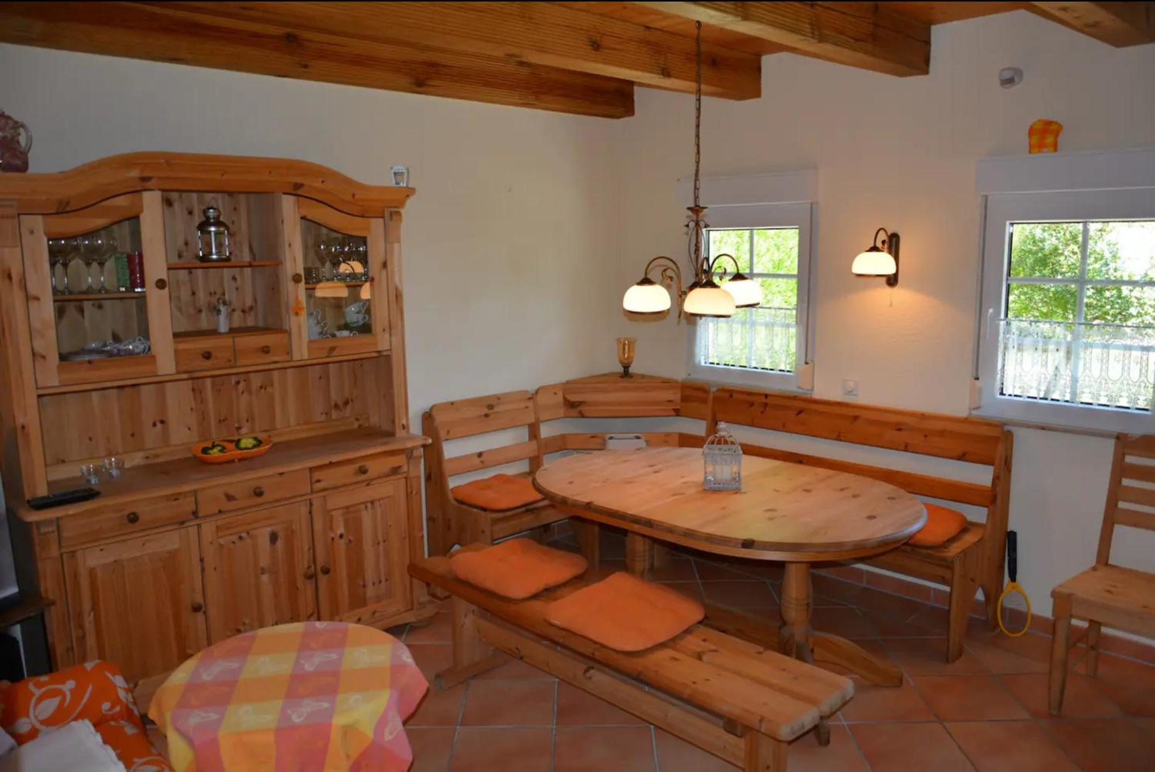 Ruhiges, sehr schönes Haus/Grundstück in Elbnähe.