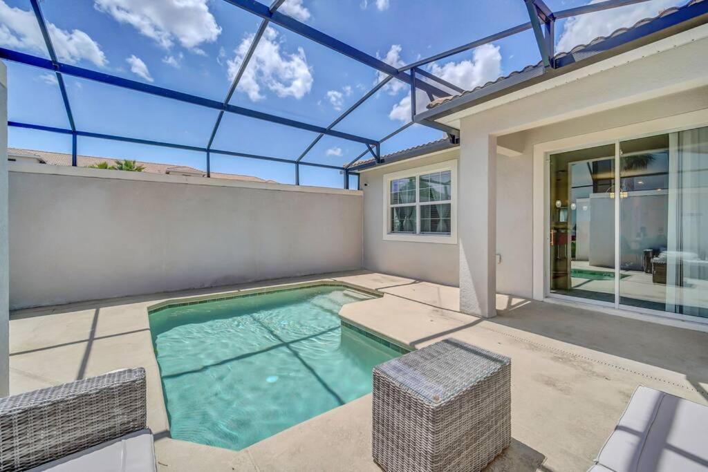 Champion Gates Resort Home with PRIVATE HEATED POOL AND FREE Waterparks view 3