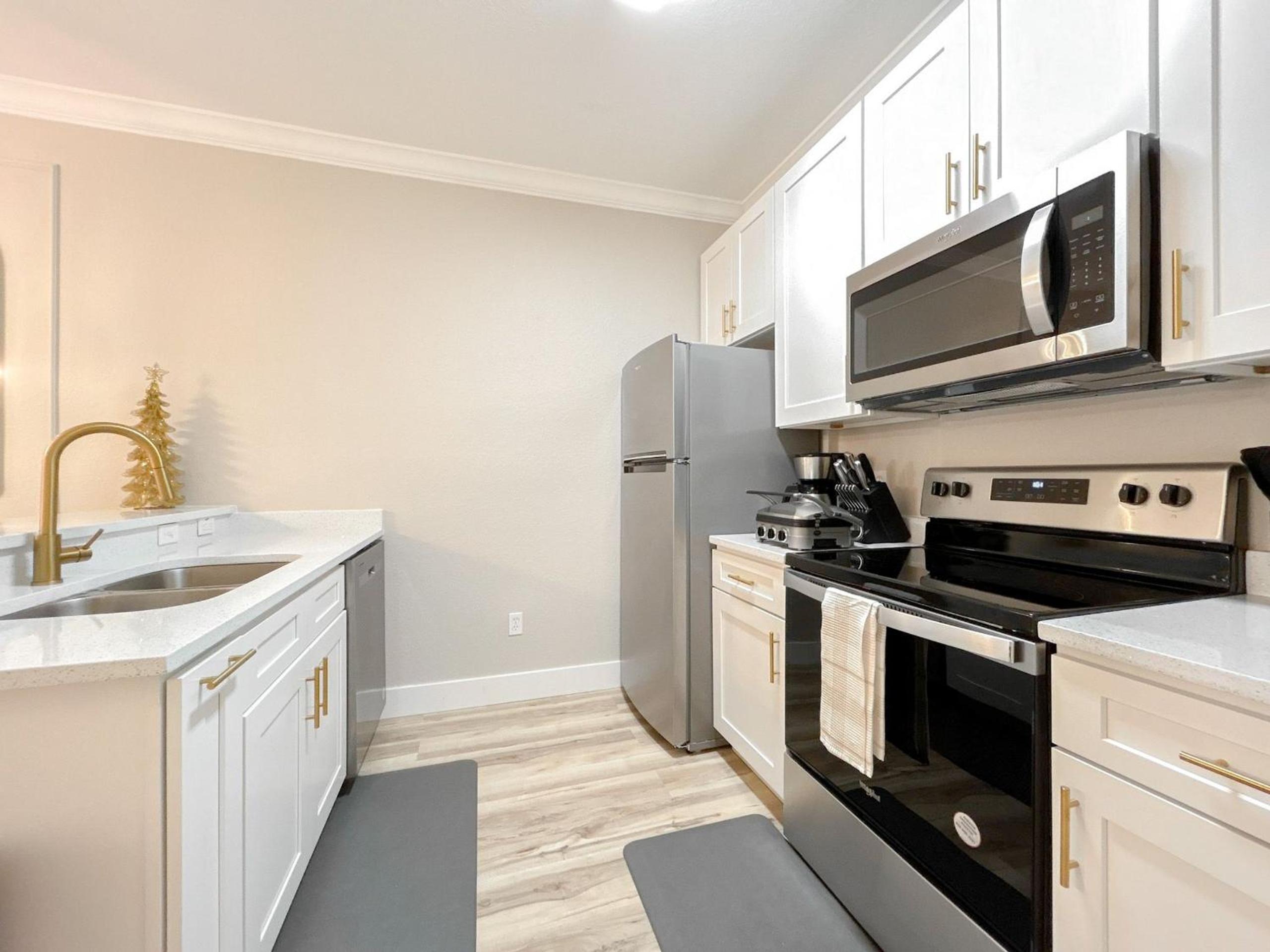 2956 Bright 3 Bed-2 Bath Townhouse Close To Disney view 3