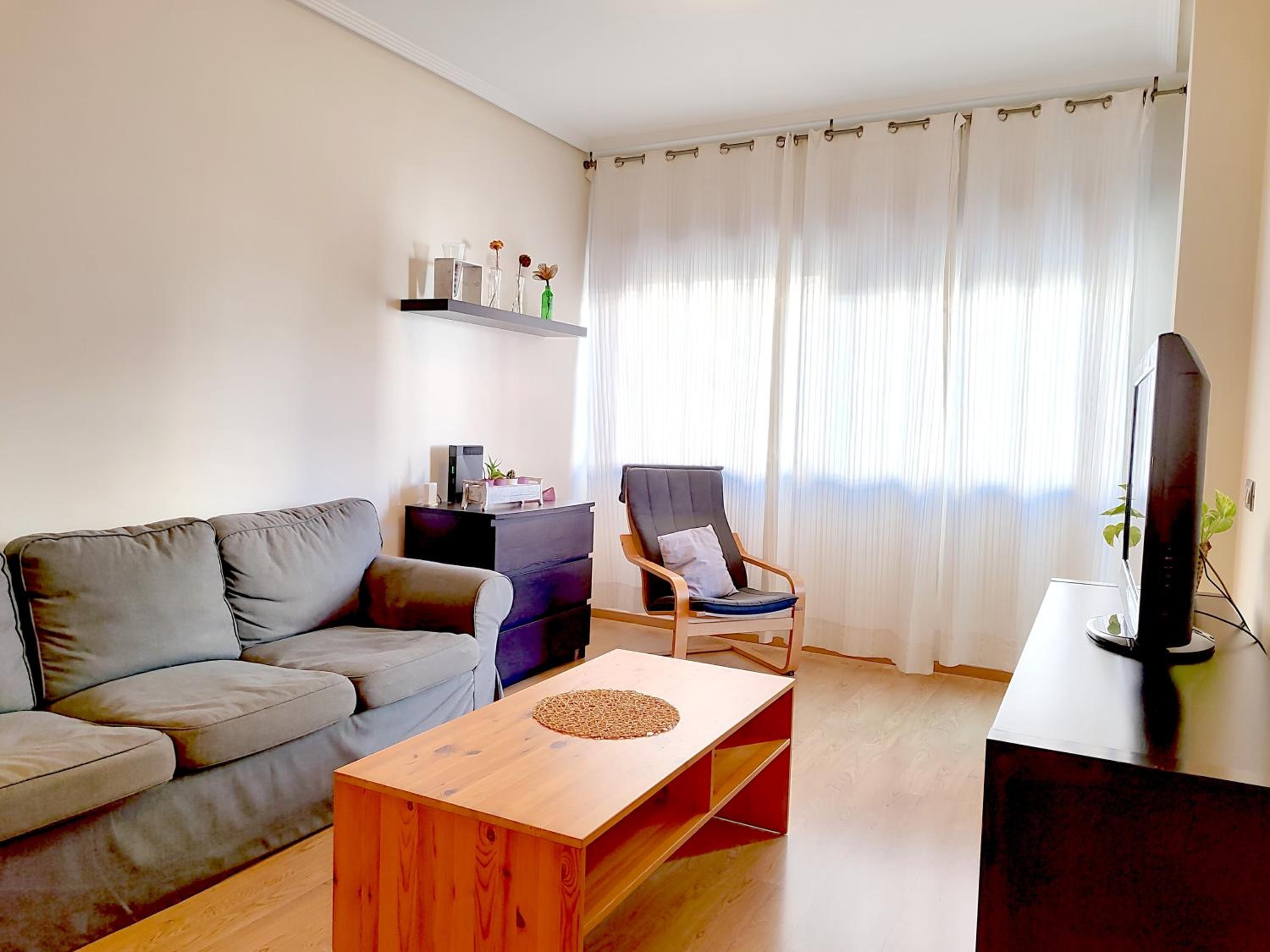 CT28 Relax by the beach (free parking and pool)