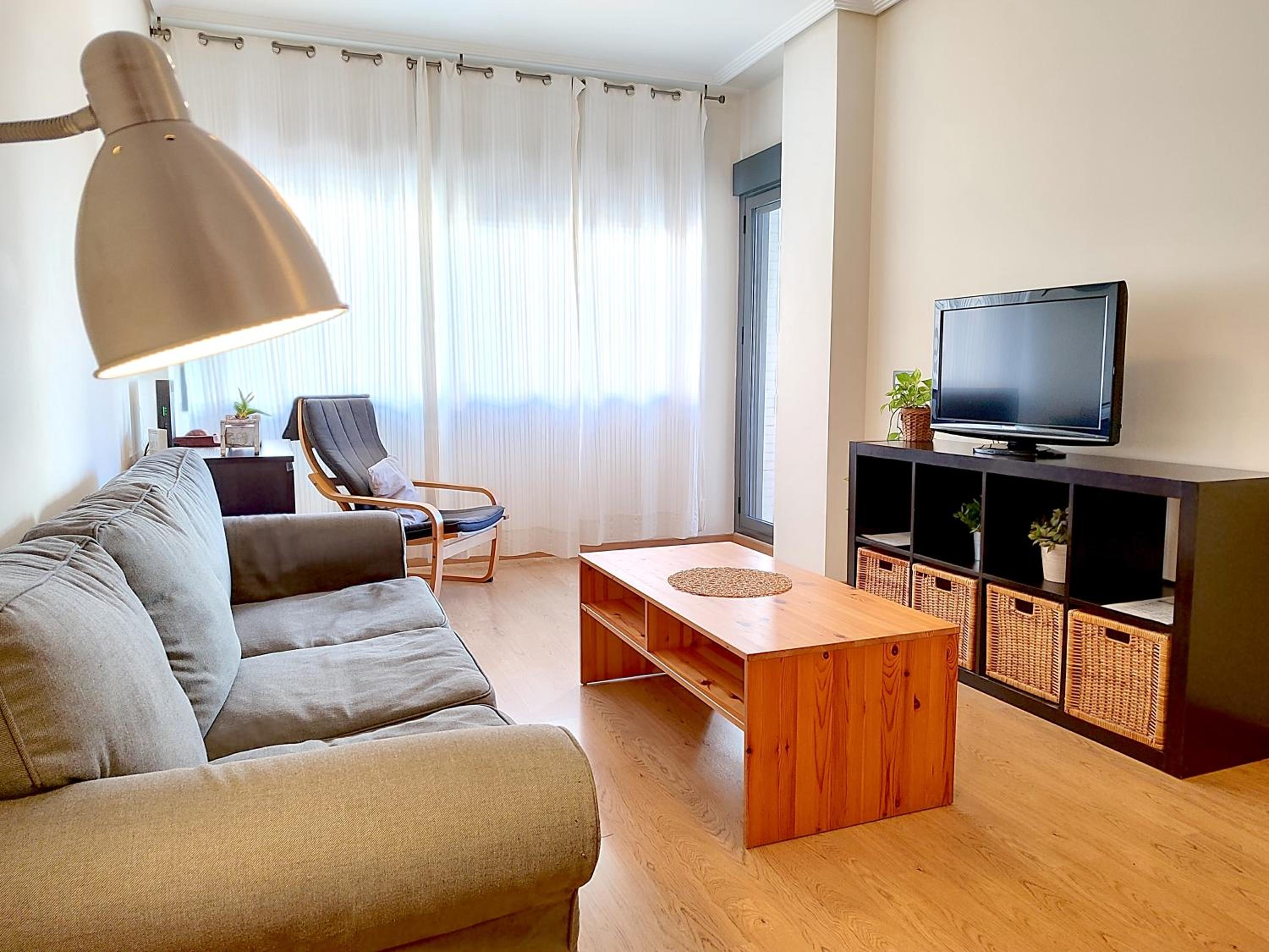 CT28 Relax by the beach (free parking and pool)