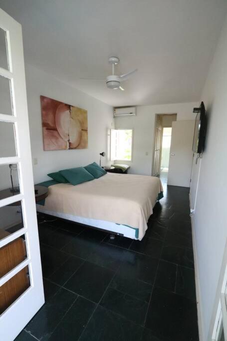 Casa em Jardim Acapulco-Guarujá