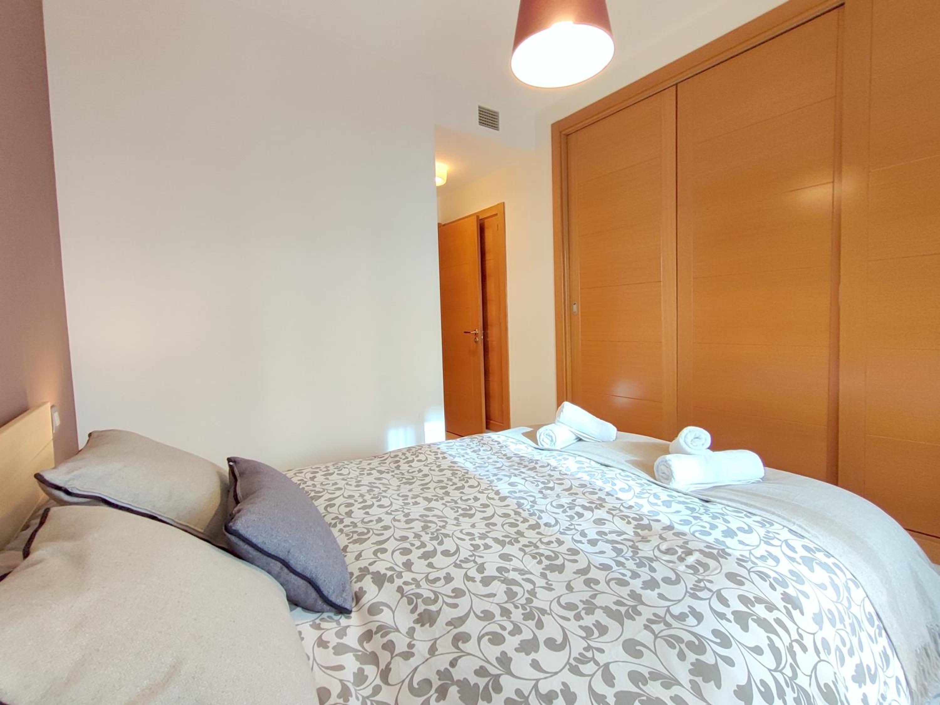 CT28 Relax by the beach (free parking and pool)