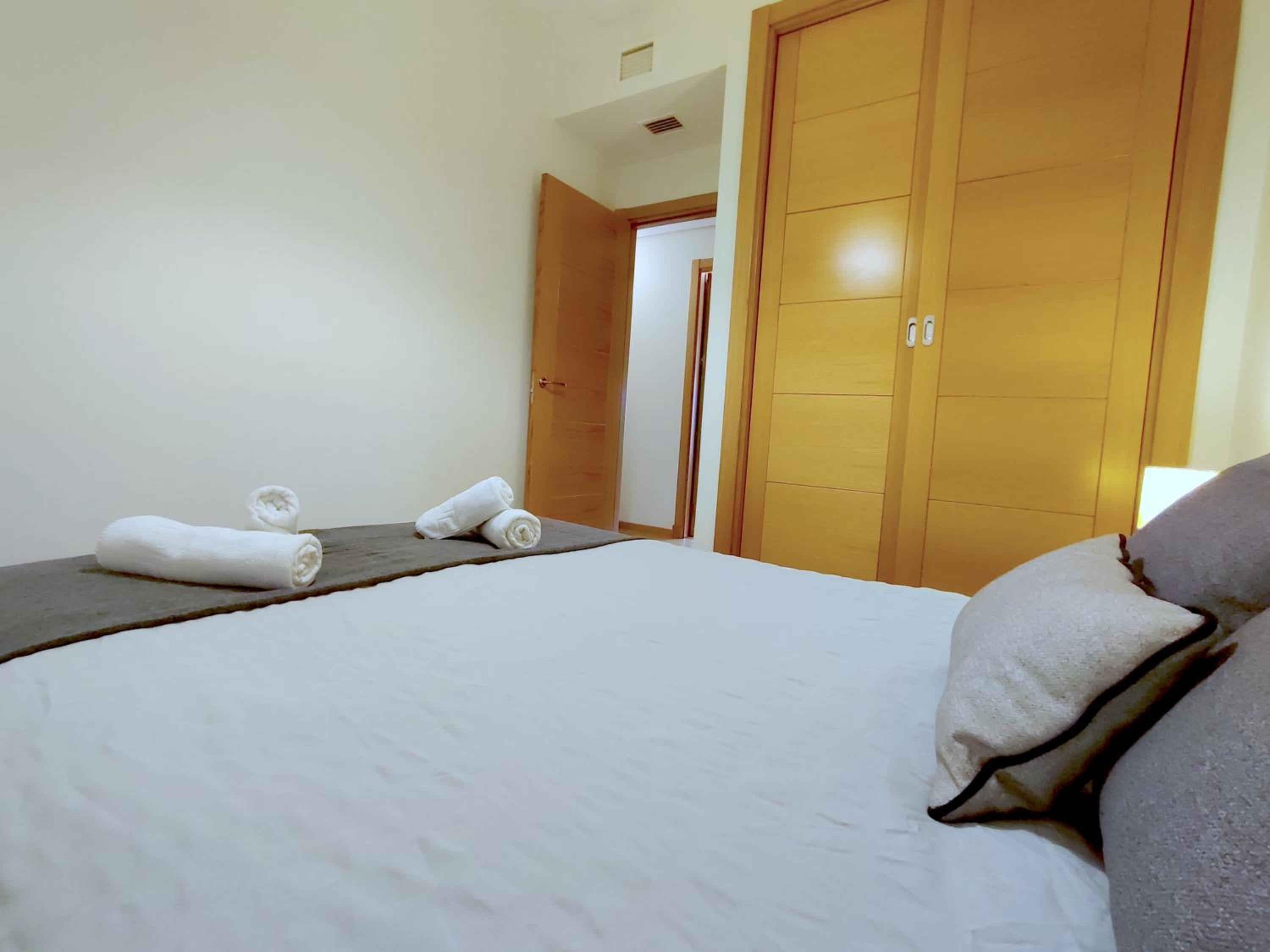 CT28 Relax by the beach (free parking and pool)