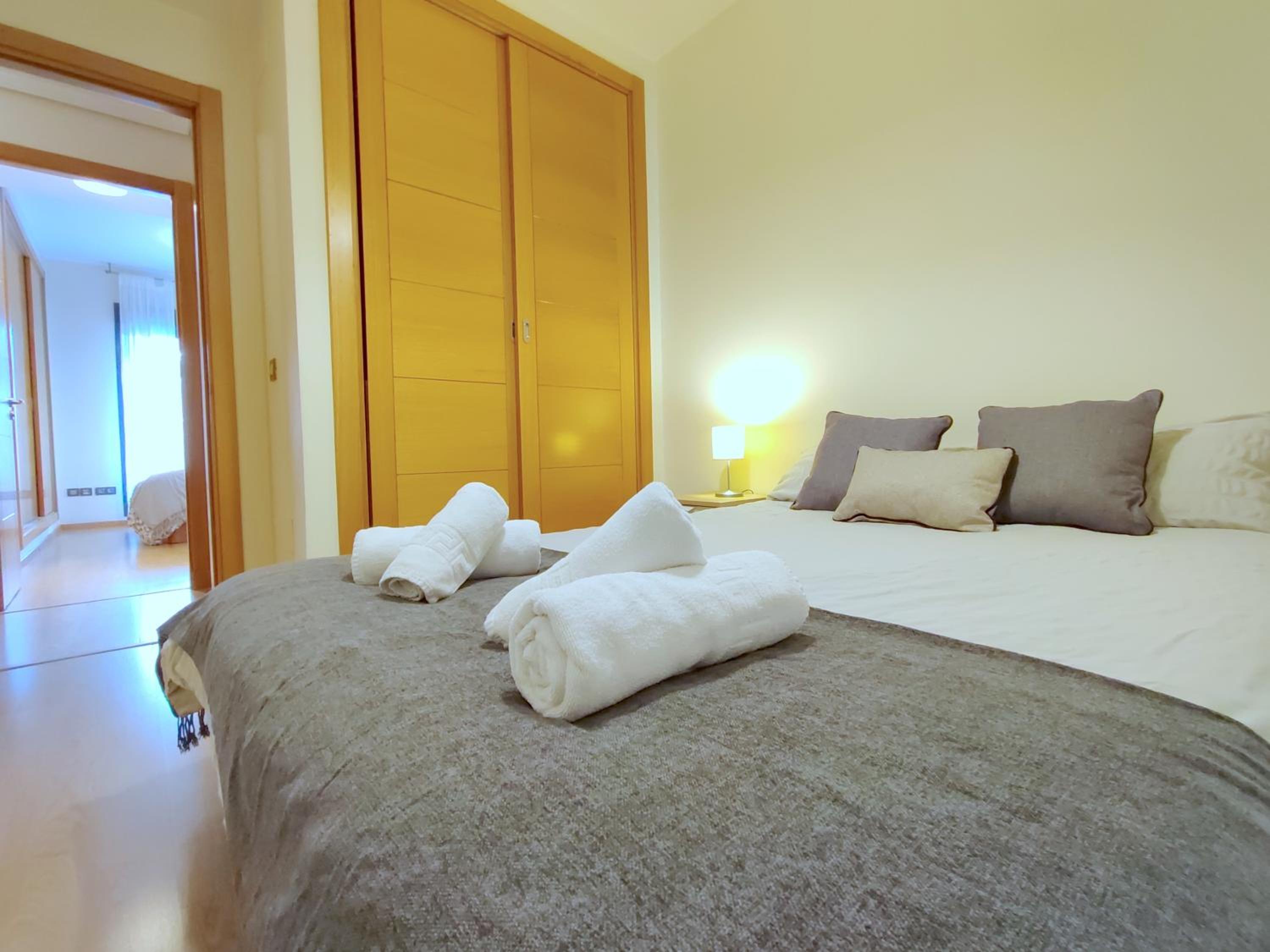 CT28 Relax by the beach (free parking and pool)
