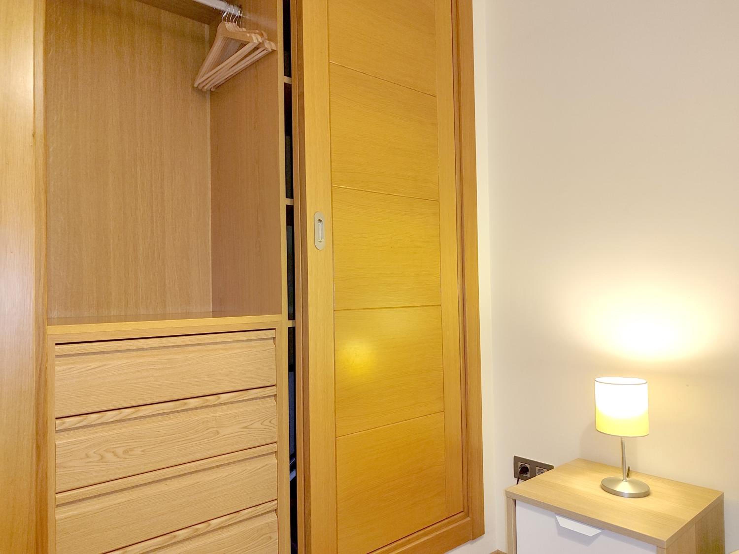 CT28 Relax by the beach (free parking and pool)