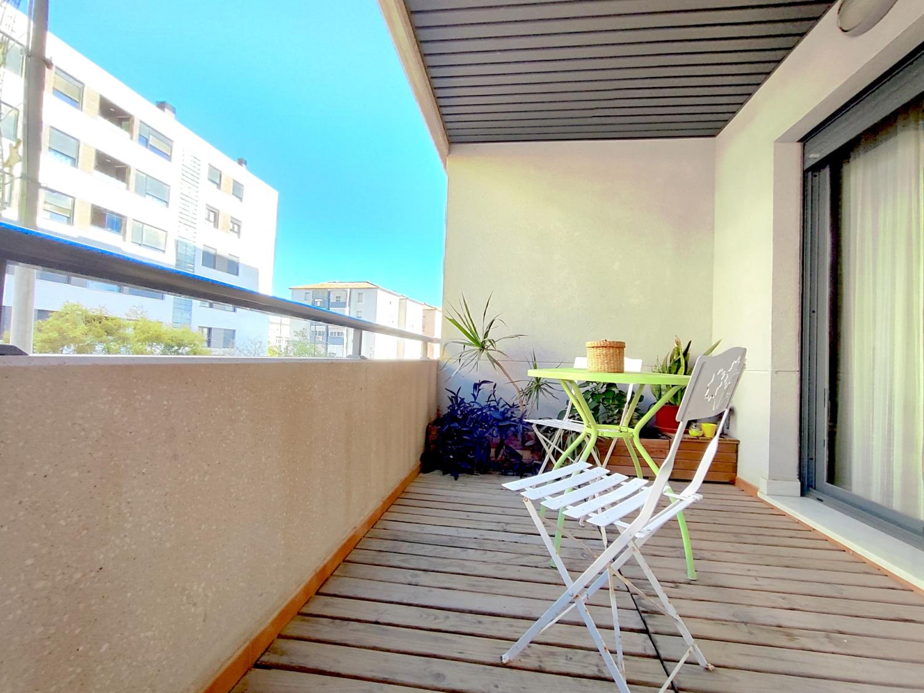 CT28 Relax by the beach (free parking and pool)