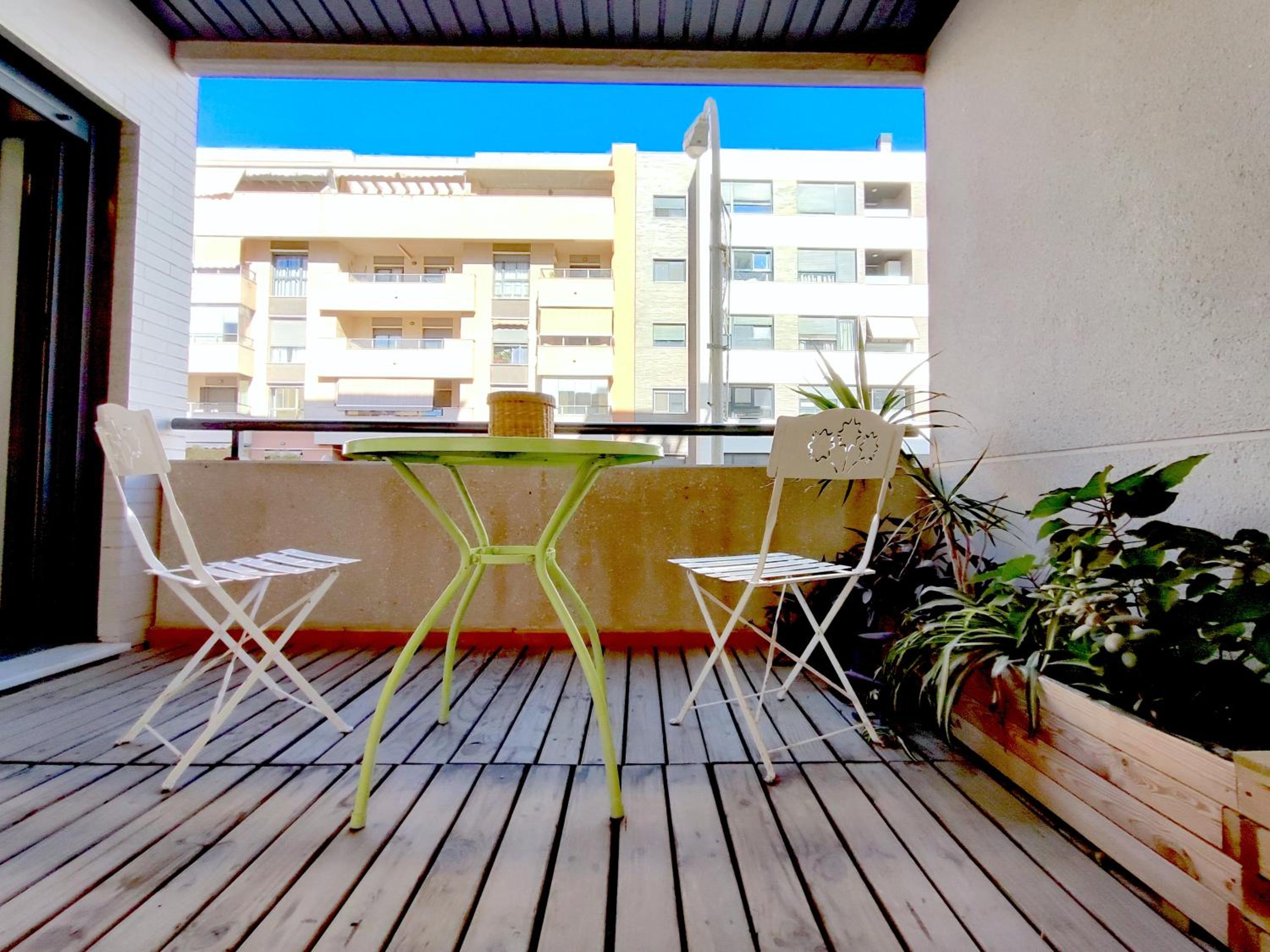 CT28 Relax by the beach (free parking and pool)