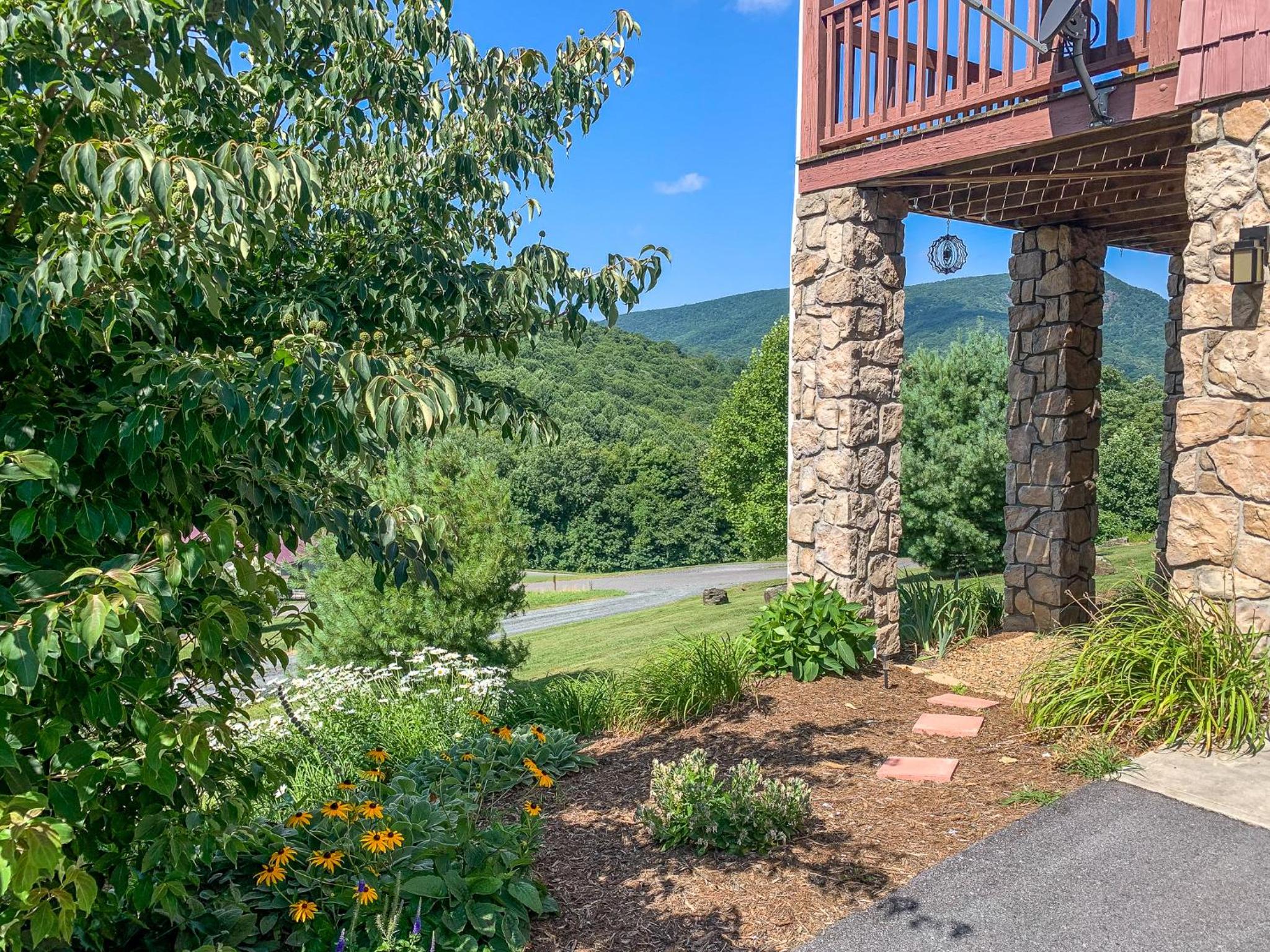 Bluff Mountain Retreat view 3