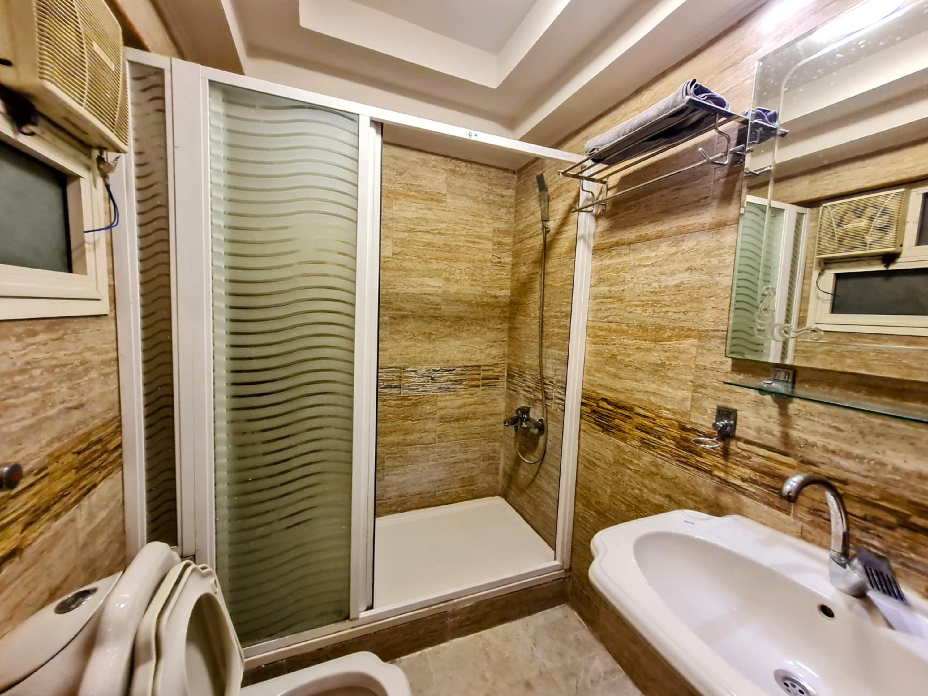 RD Served Apartment 3-Bedroom Dokki - Ideal Location Downtown Cairo