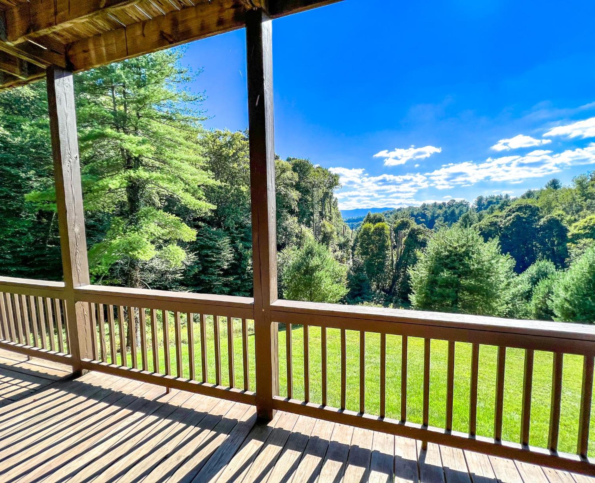 Dream Mountain Lodge