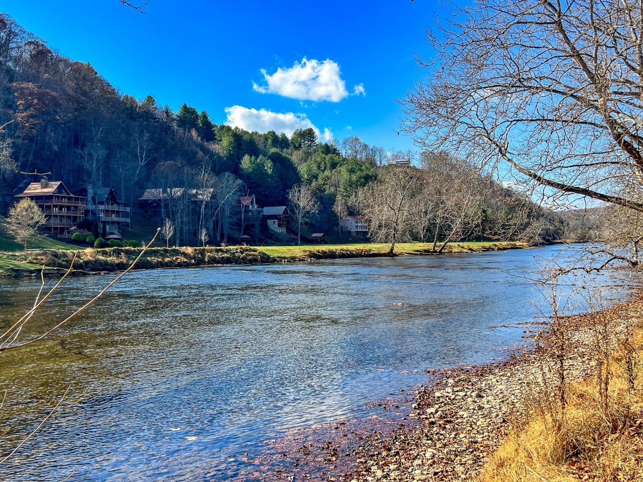 Riverside Escape Too