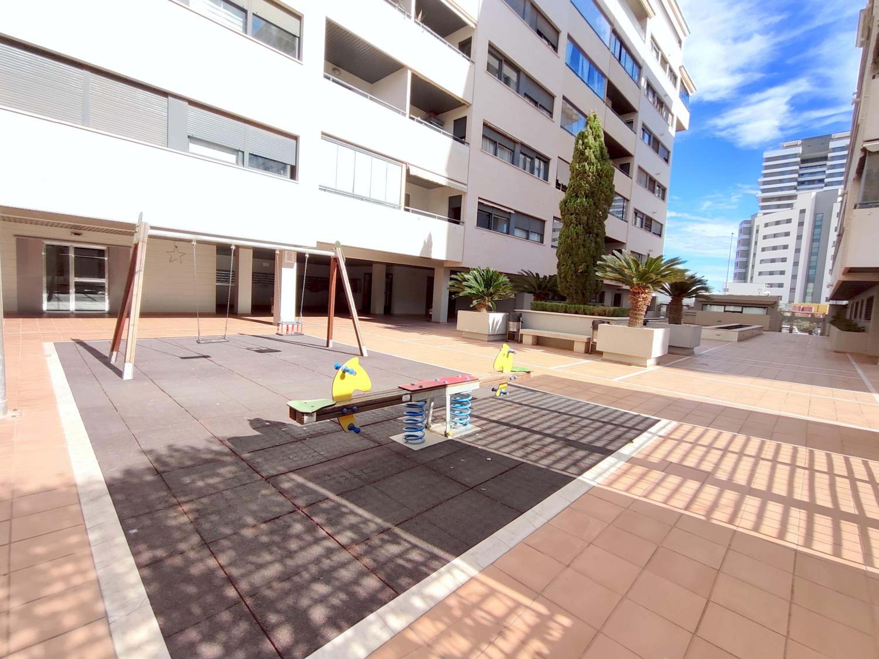 CT28 Relax by the beach (free parking and pool)