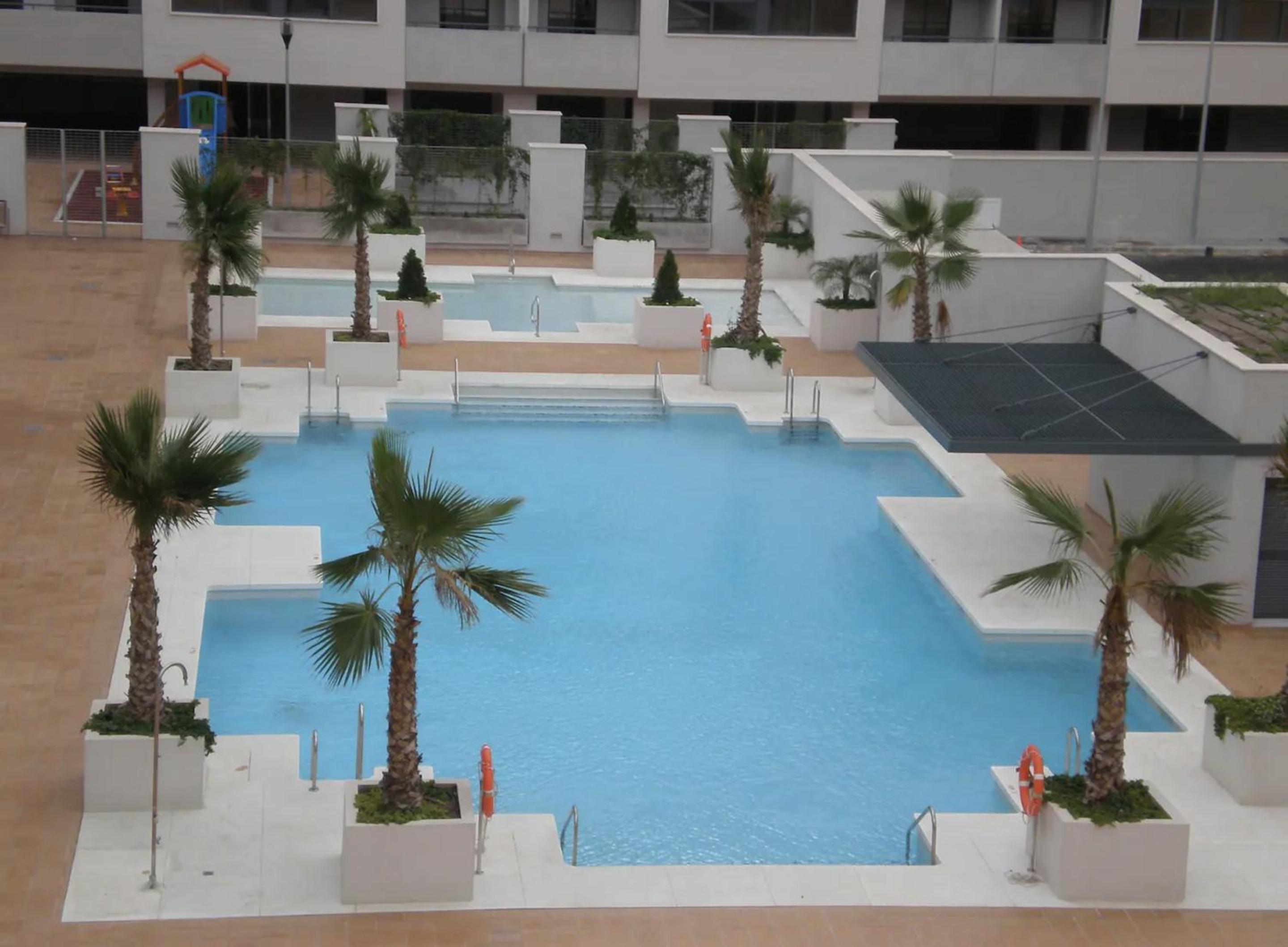 CT28 Relax by the beach (free parking and pool)