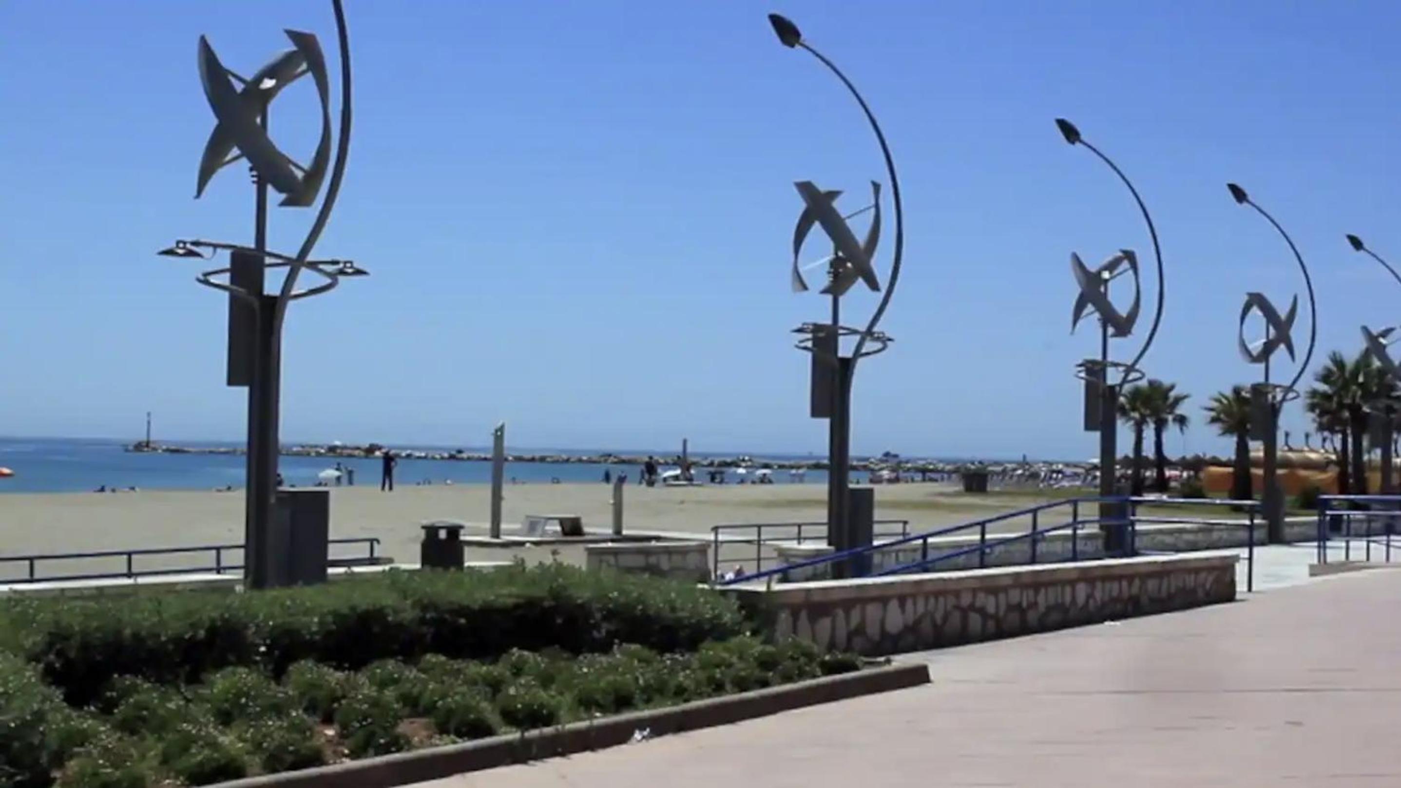 CT28 Relax by the beach (free parking and pool)