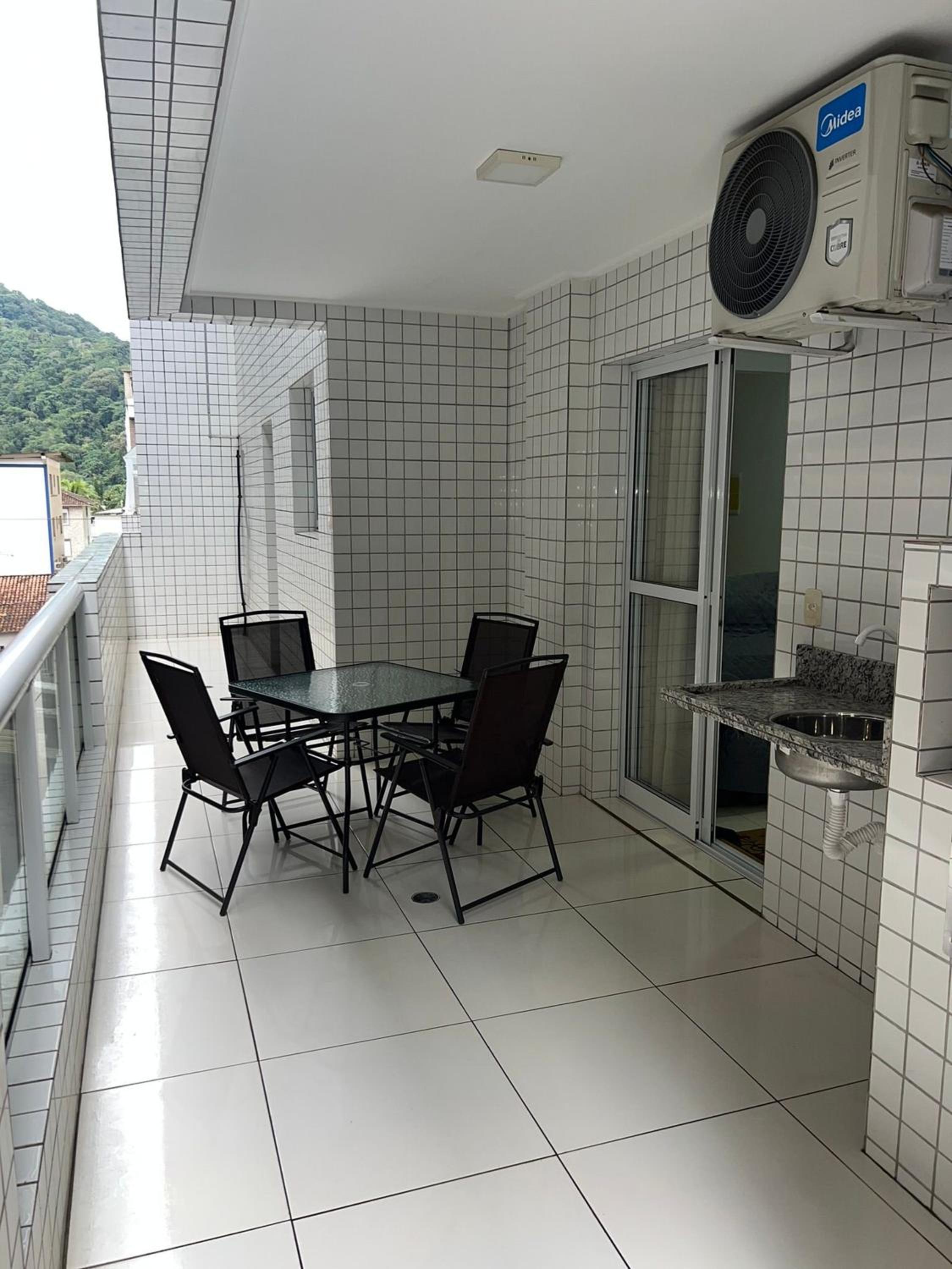 Apto Charmoso com Sacada Gourmet na melhor Praia