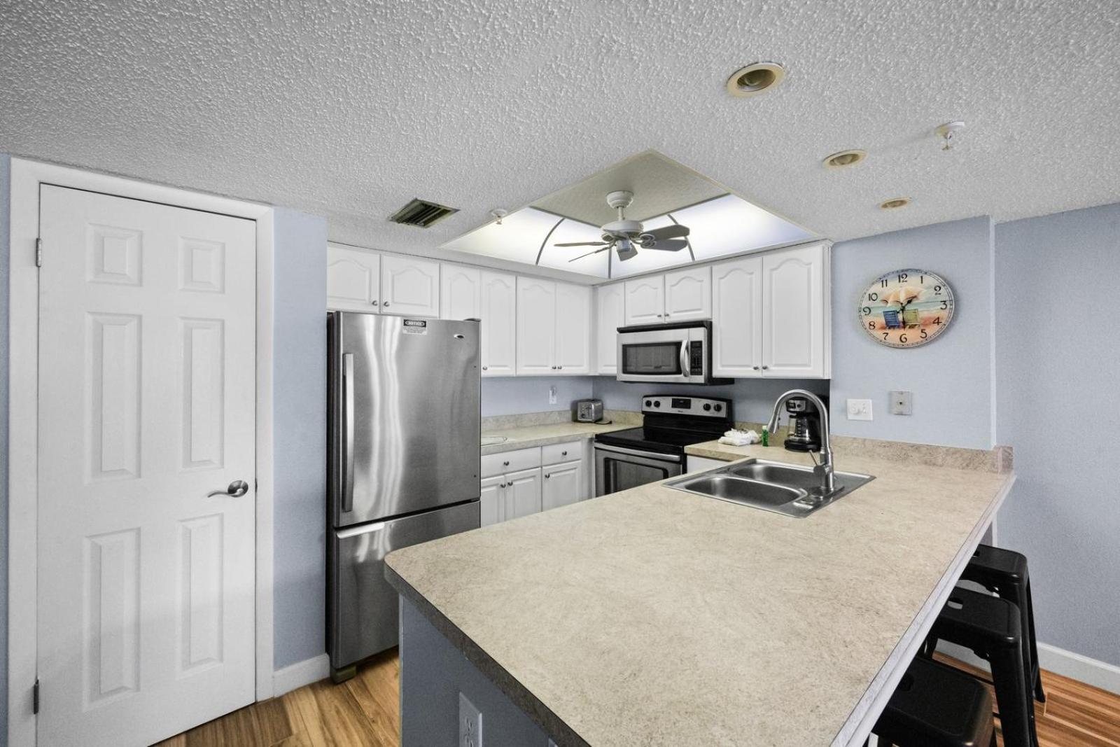 Direct Beachfront Balcony - Sandy Shores #201