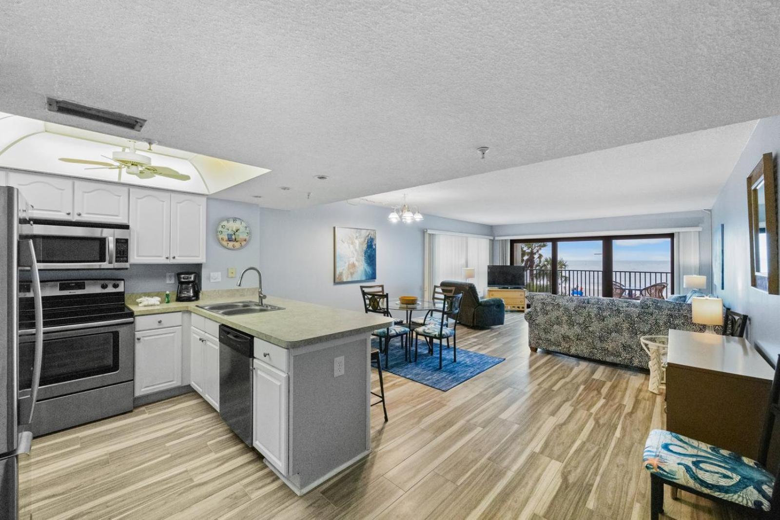 Direct Beachfront Balcony - Sandy Shores #201