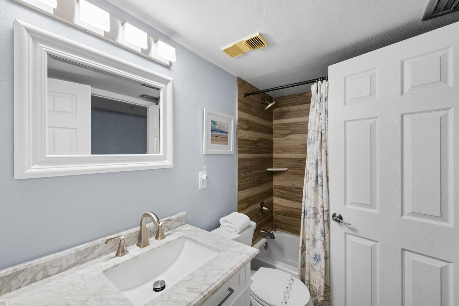 Direct Beachfront Balcony - Sandy Shores #201