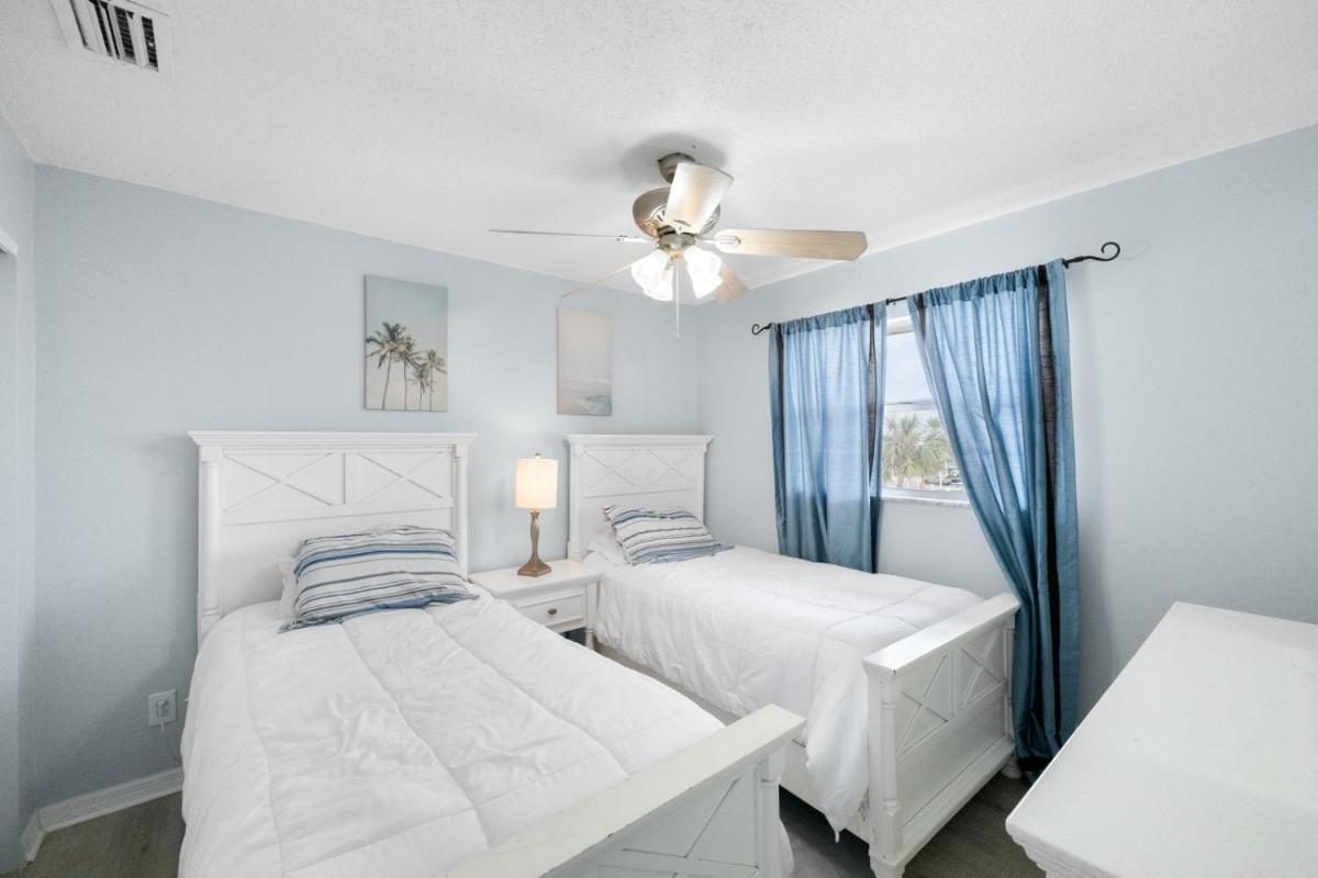 332 Surf Song Resort