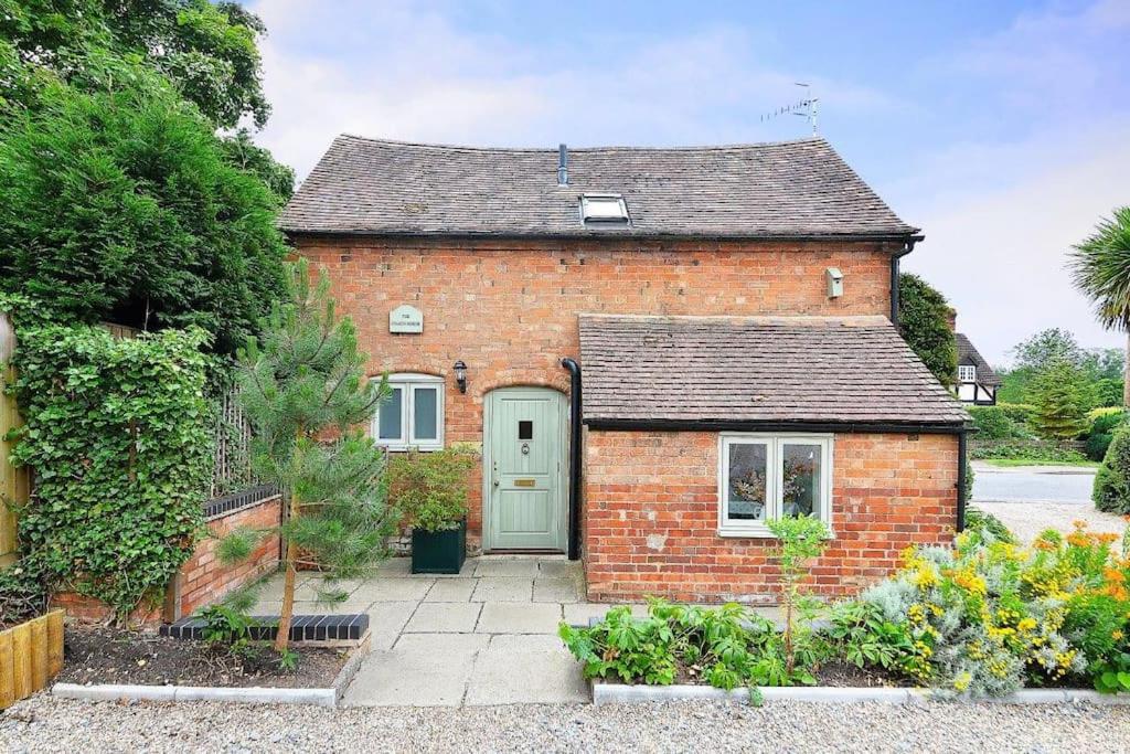 Quaint Victorian Coach House in village location view 2