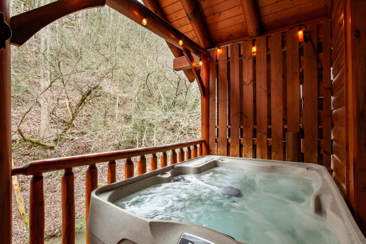 Dream on the Stream HotTub PoolTable FirePit MORE