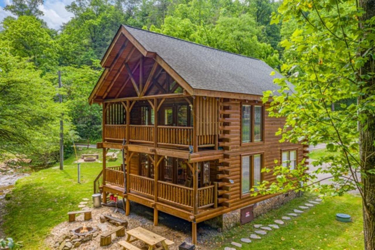 Dream on the Stream HotTub PoolTable FirePit MORE
