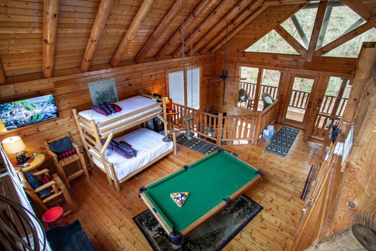 Dream on the Stream HotTub PoolTable FirePit MORE