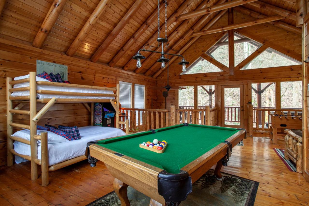 Dream on the Stream HotTub PoolTable FirePit MORE