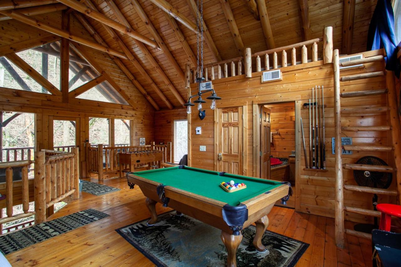 Dream on the Stream HotTub PoolTable FirePit MORE