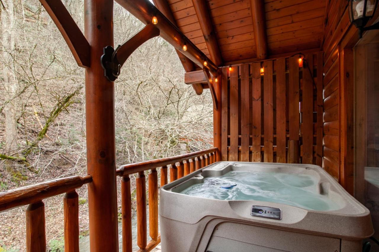 Dream on the Stream HotTub PoolTable FirePit MORE