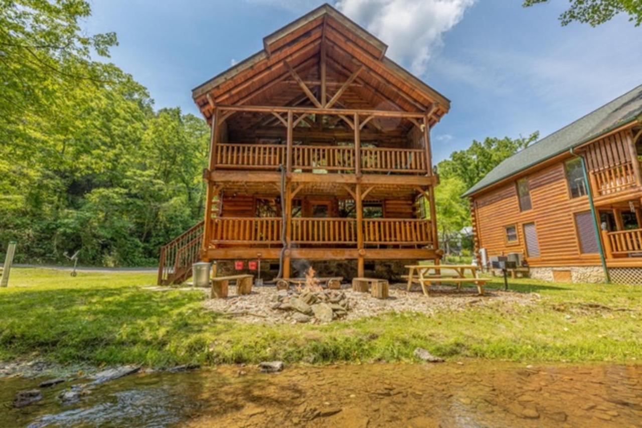 Dream on the Stream HotTub PoolTable FirePit MORE