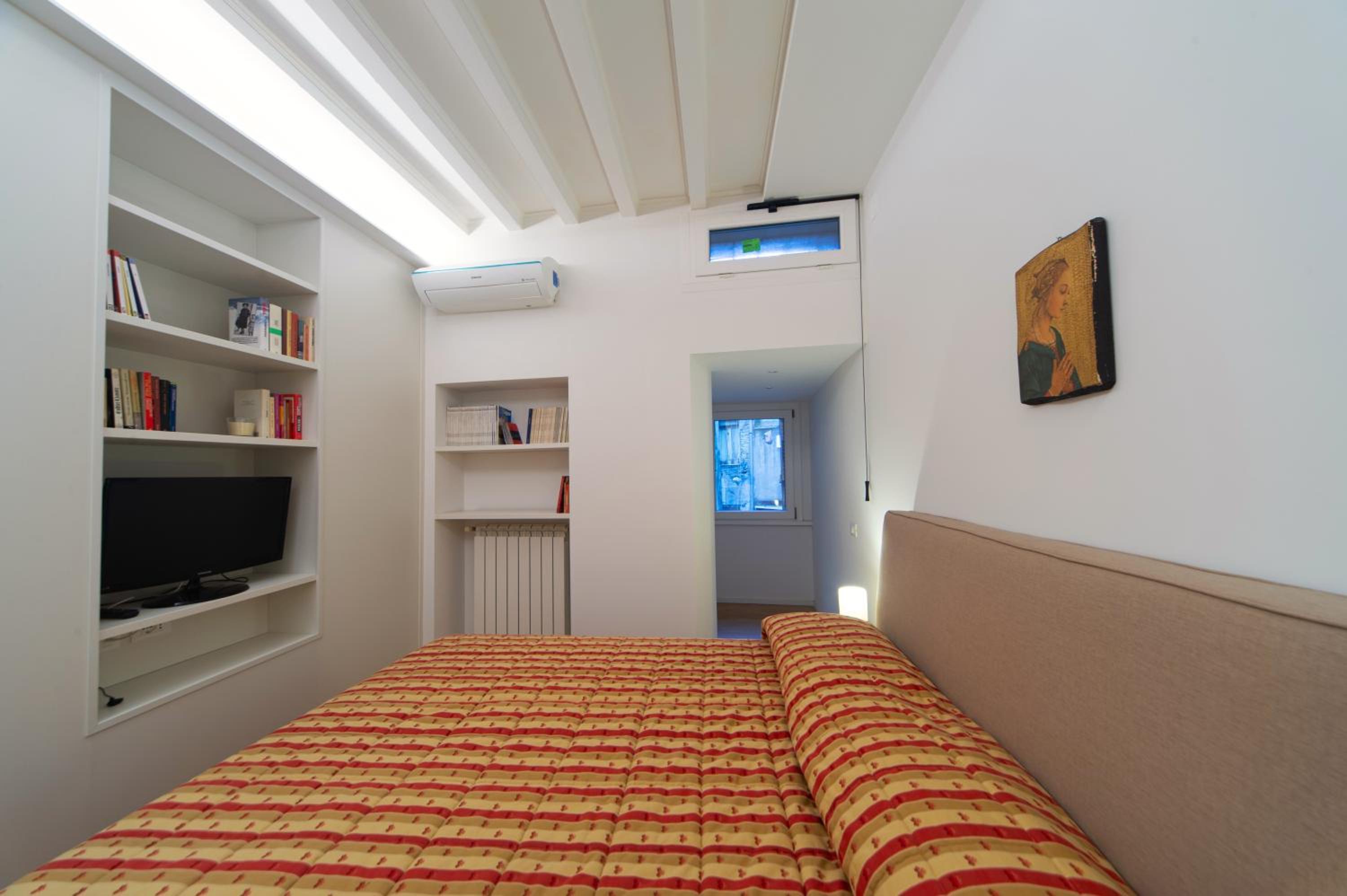 Banchi Nuovi, modern and cozy apartment