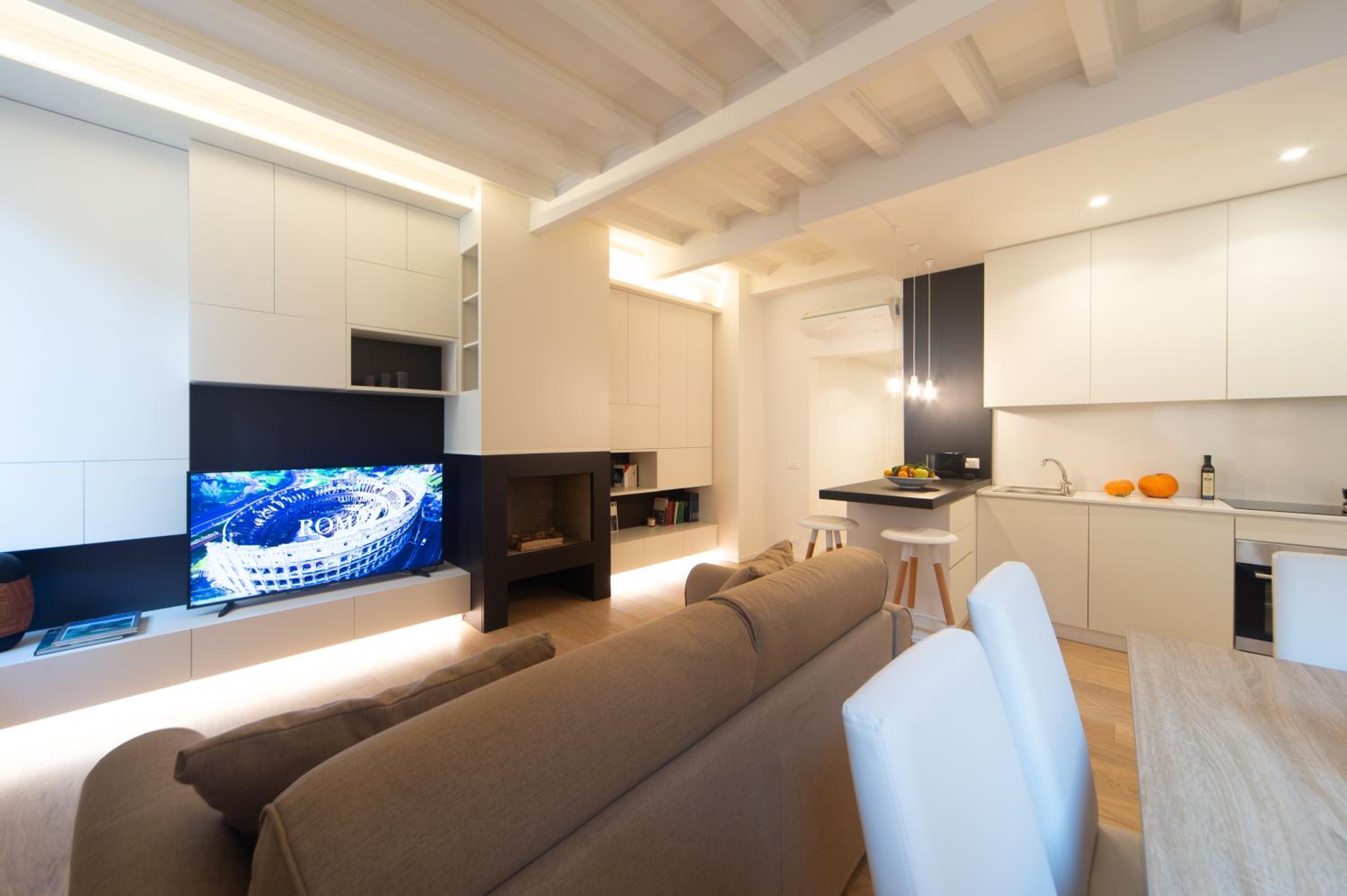 Banchi Nuovi, modern and cozy apartment