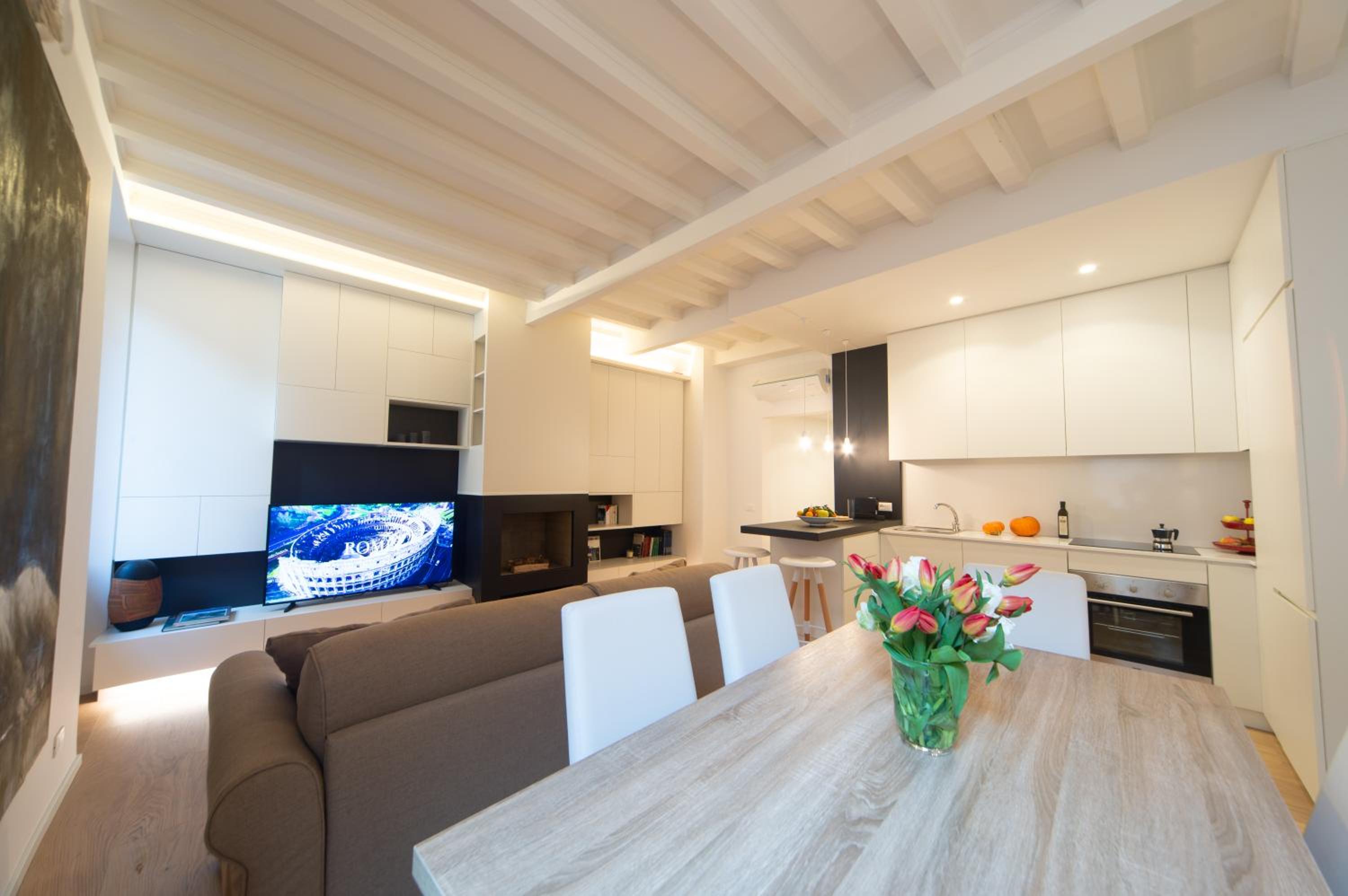 Banchi Nuovi, modern and cozy apartment