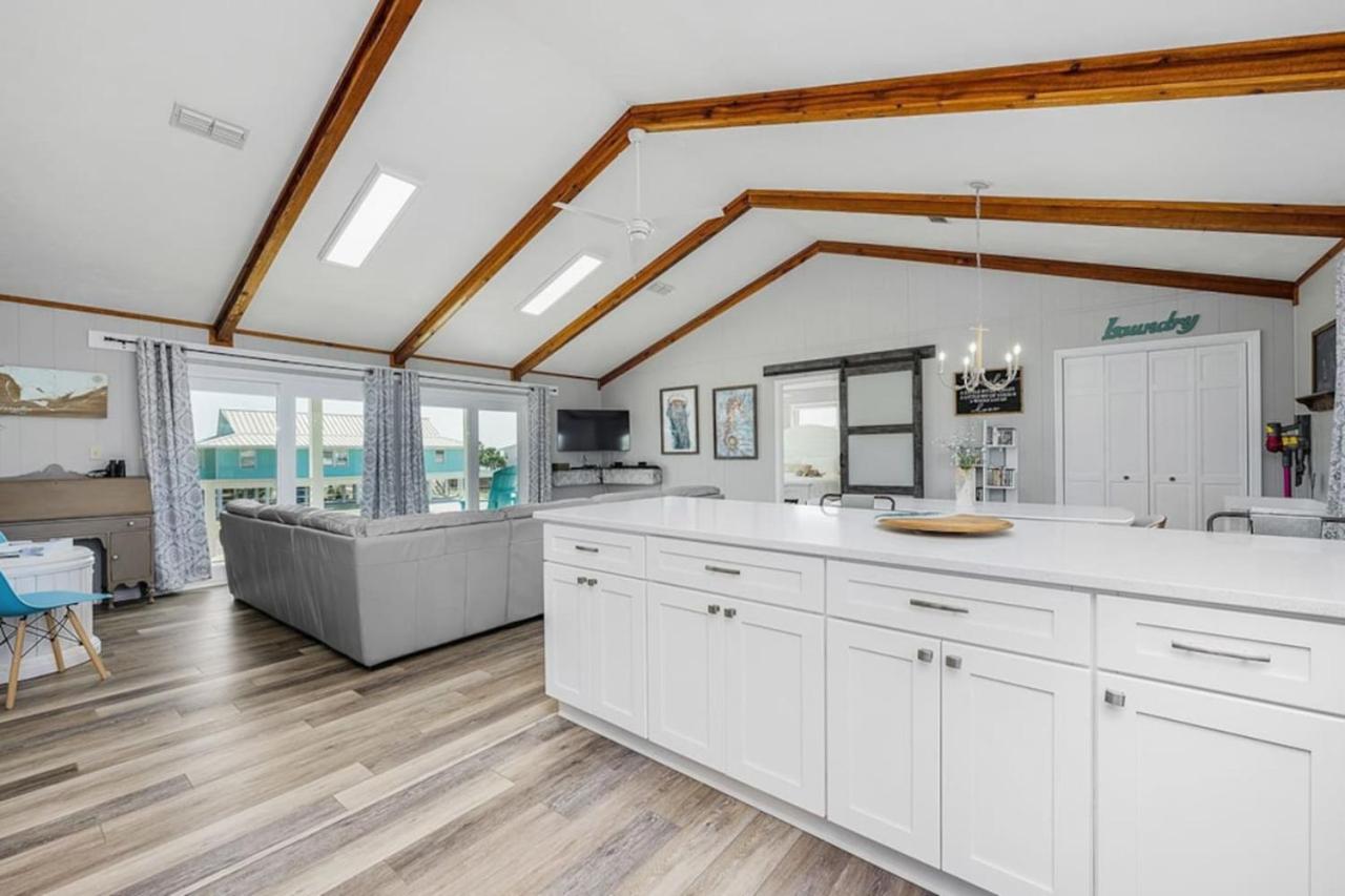 St. George Island Beach House w/ Balcony & Gulf Views view 4
