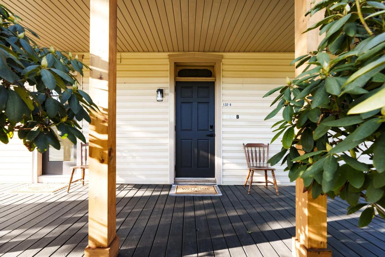 Cozy Farmhouse near all Attractions view 5