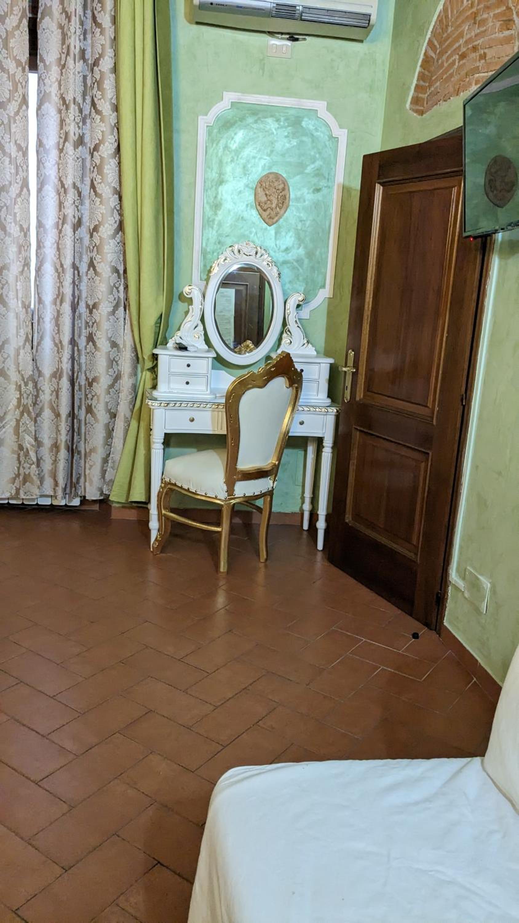 Katti House - Florence's center