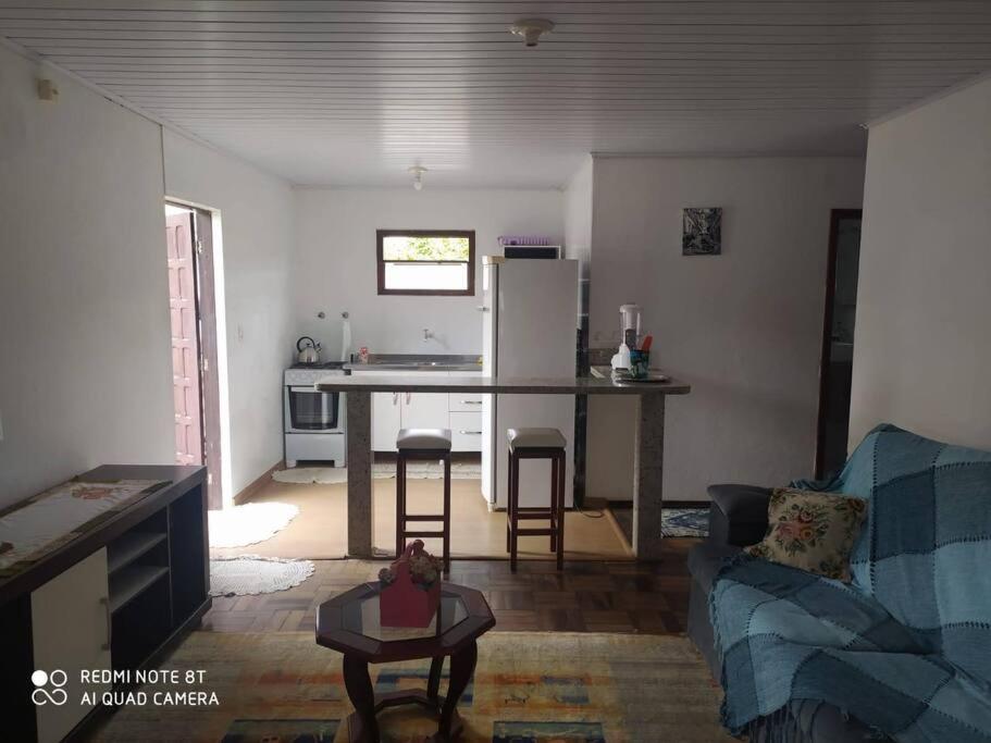 Casa no centro da cidade a 600 metros da praia.