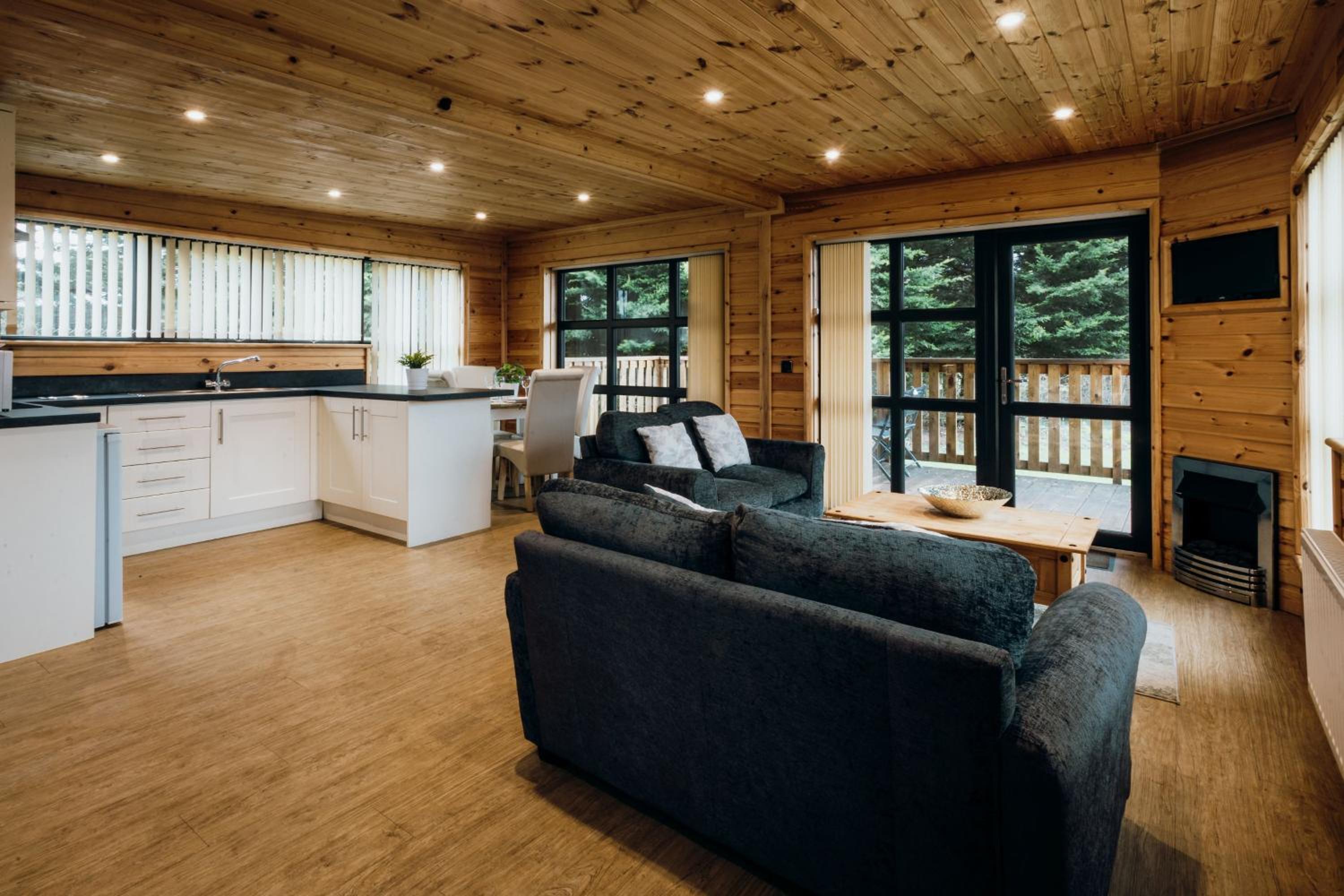 Kings Lynn Vacations - Woodlakes Park By Liv Retreats - Property Image 9