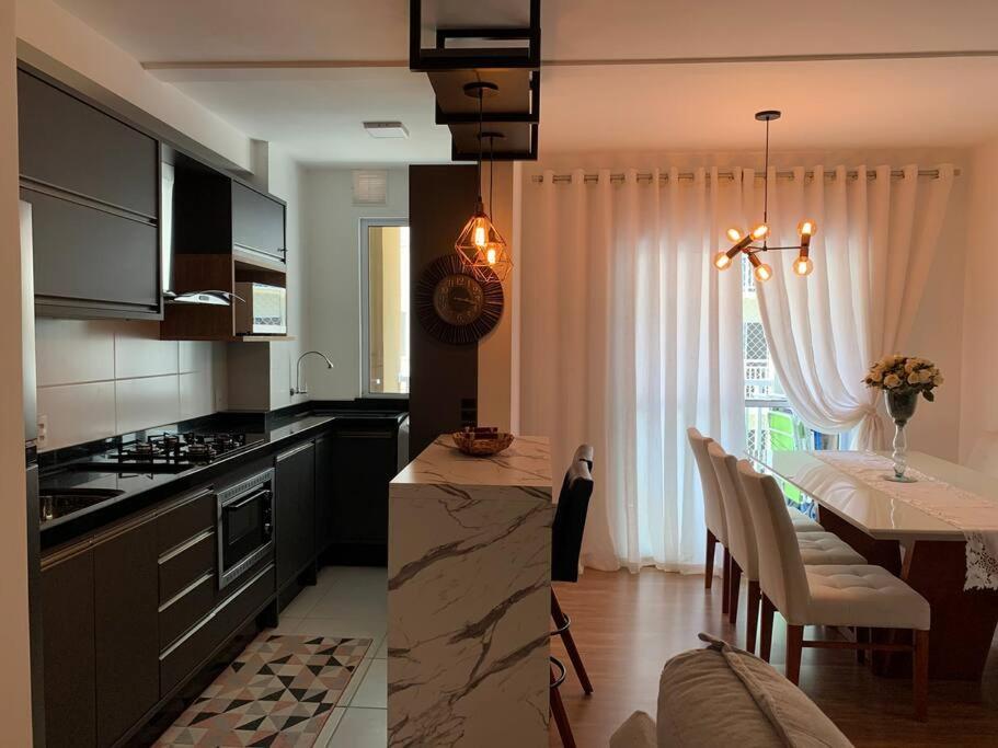 Apartamento encantador com vista para o mar