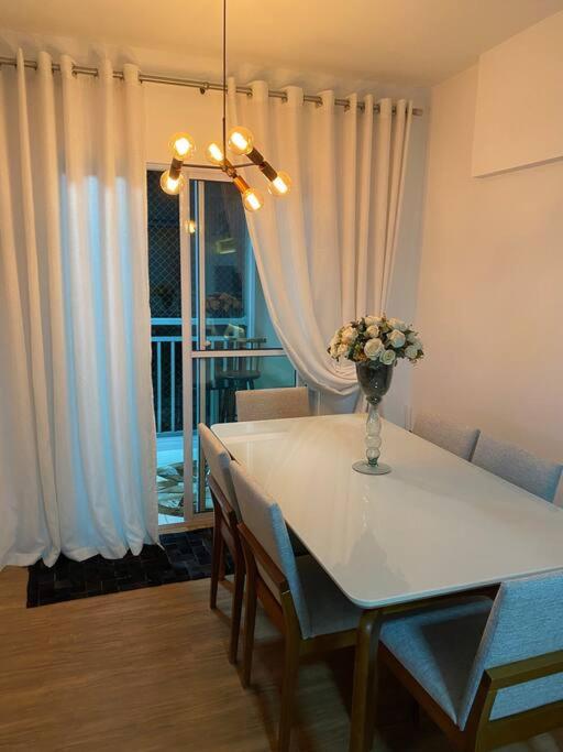 Apartamento encantador com vista para o mar