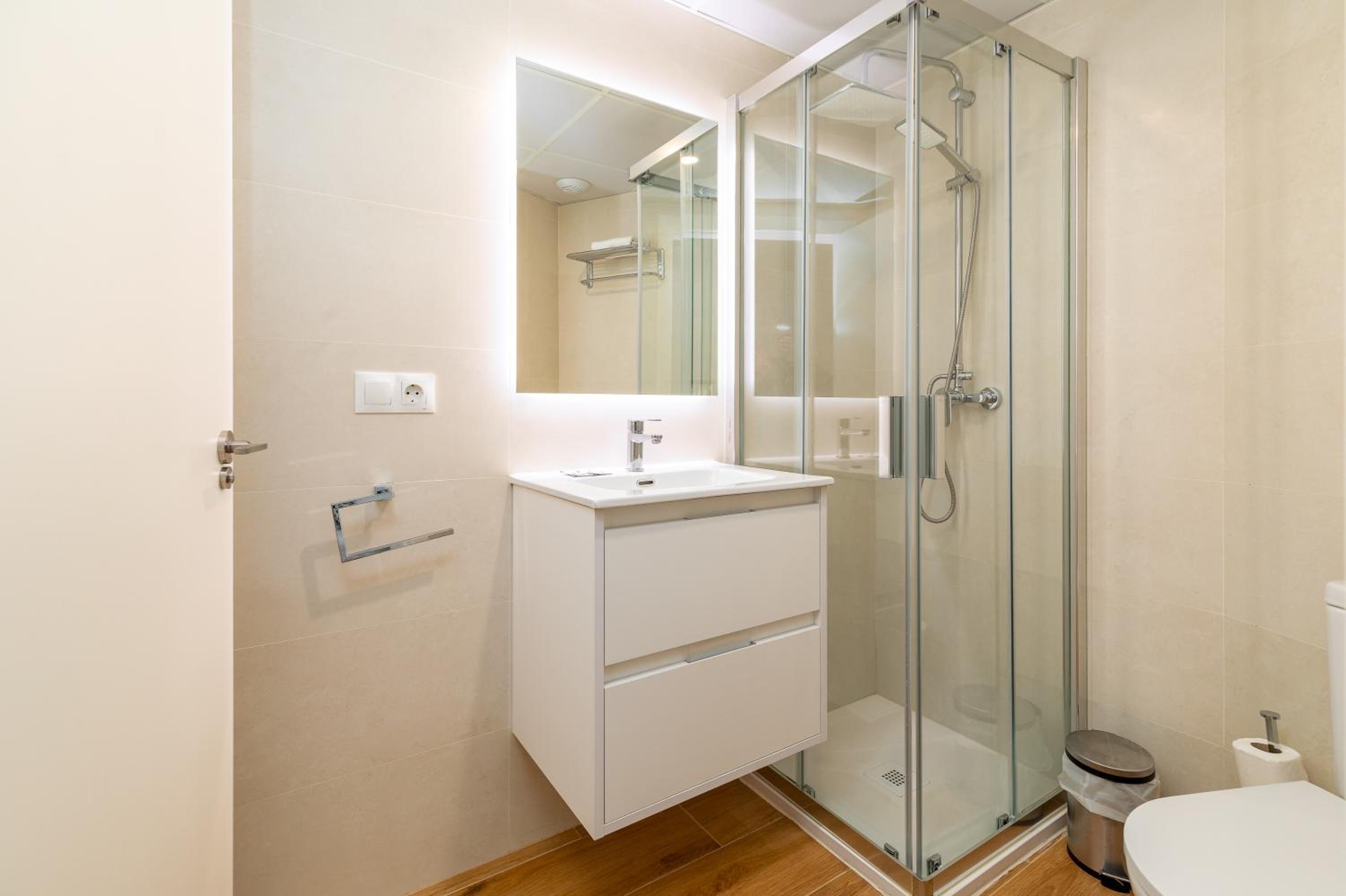 Travel Habitat Alameda Suites.