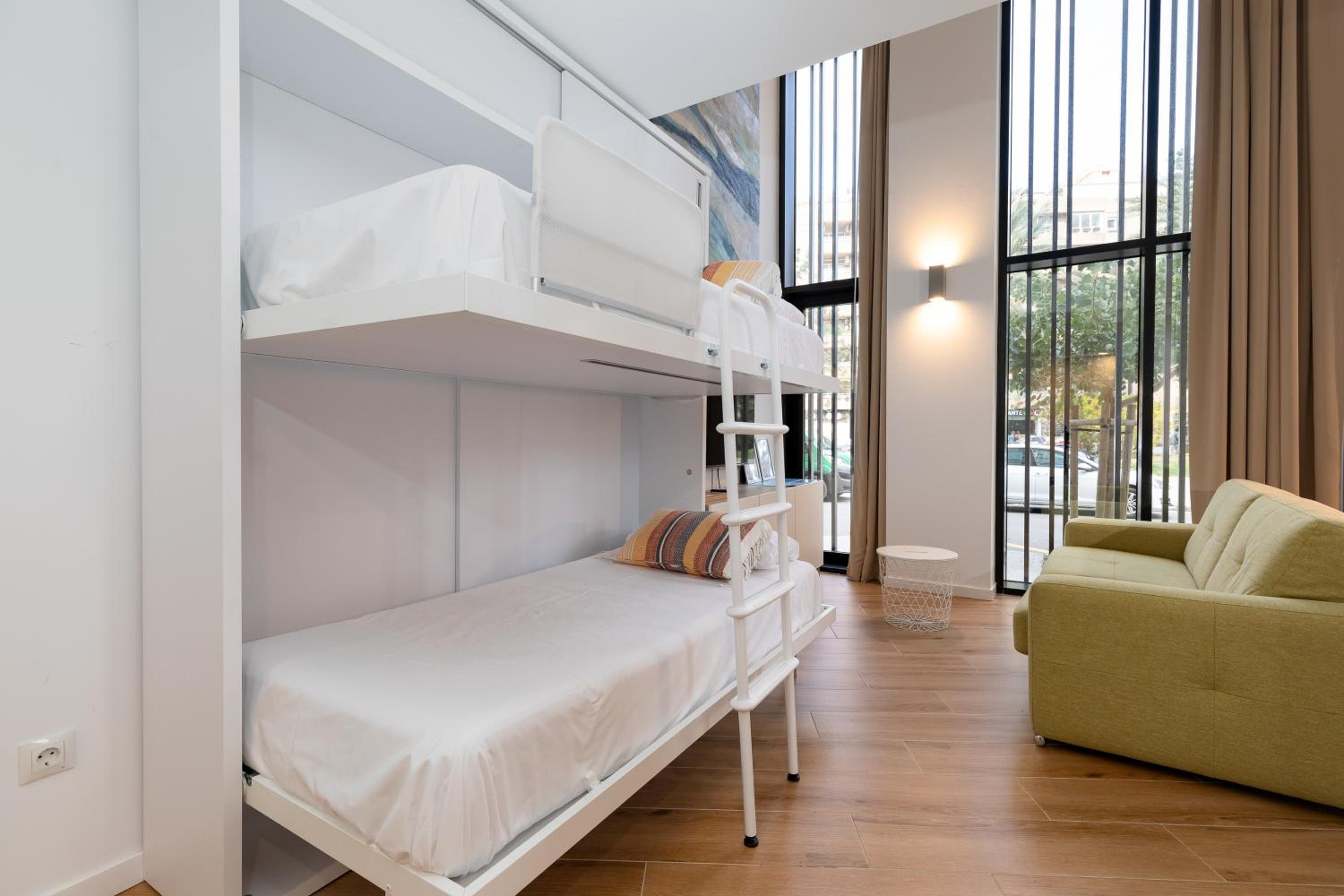Travel Habitat Alameda Suites.