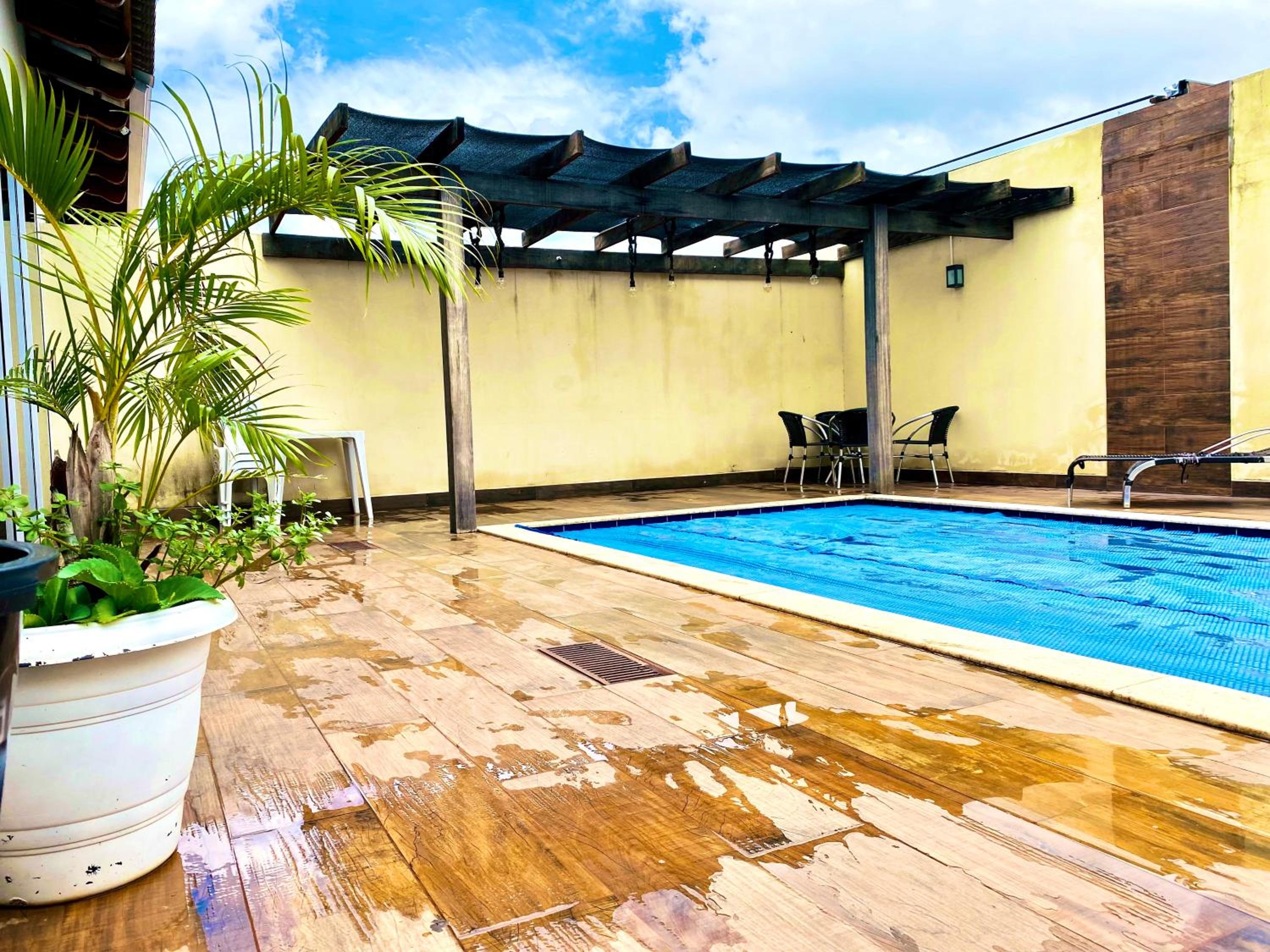 Casa com piscina e duas suítes perto do Parque Lagoa Quente